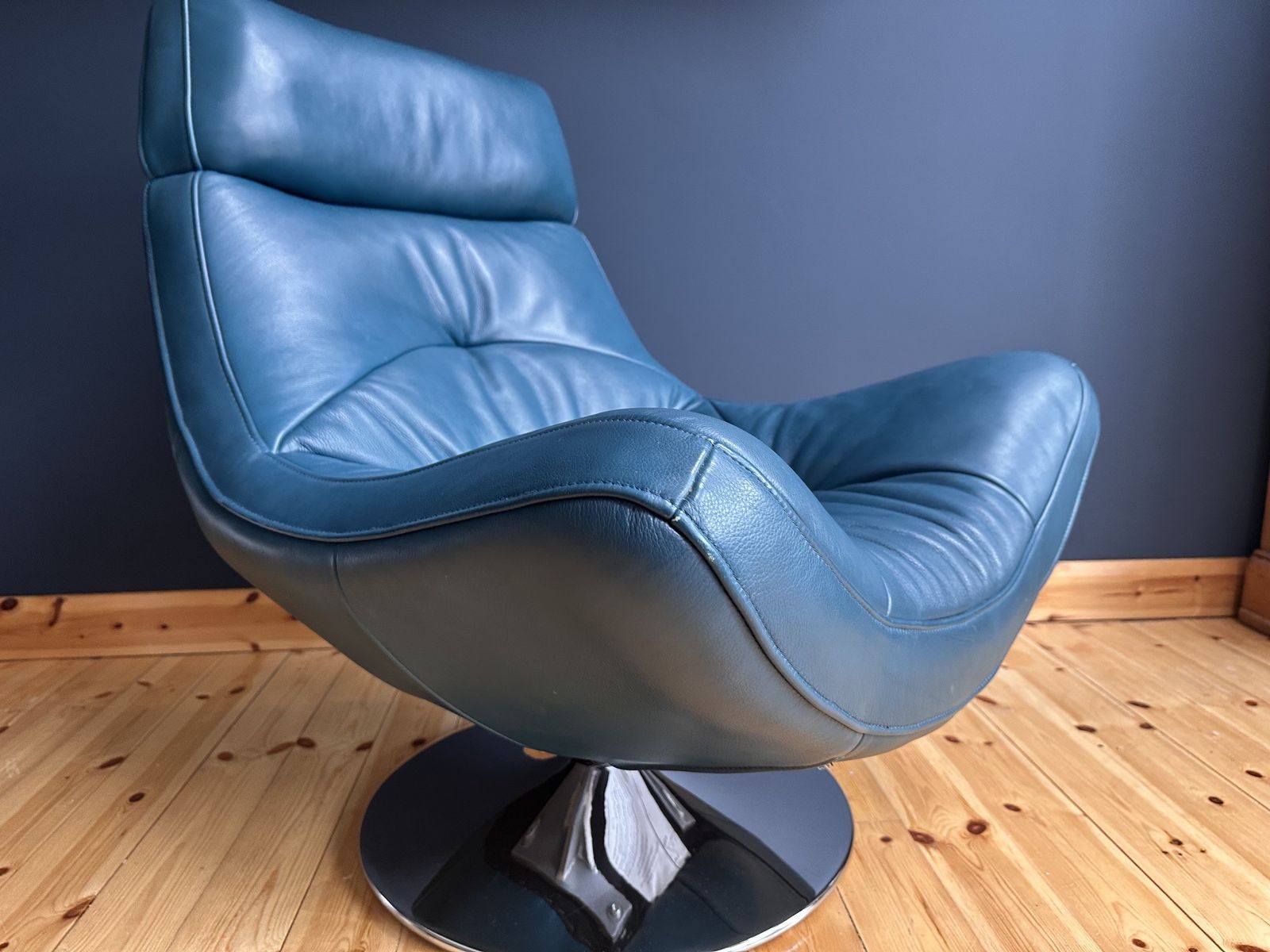 Retro Swivel Armchair In Teal Full Grain Leather With Chrome Base photo Furniture