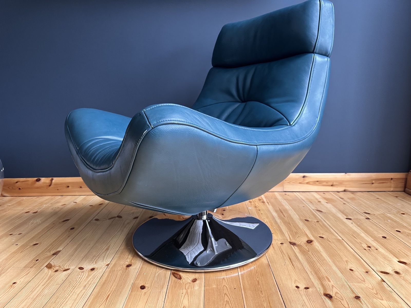 Retro Swivel Armchair In Teal Full Grain Leather With Chrome Base photo vintage