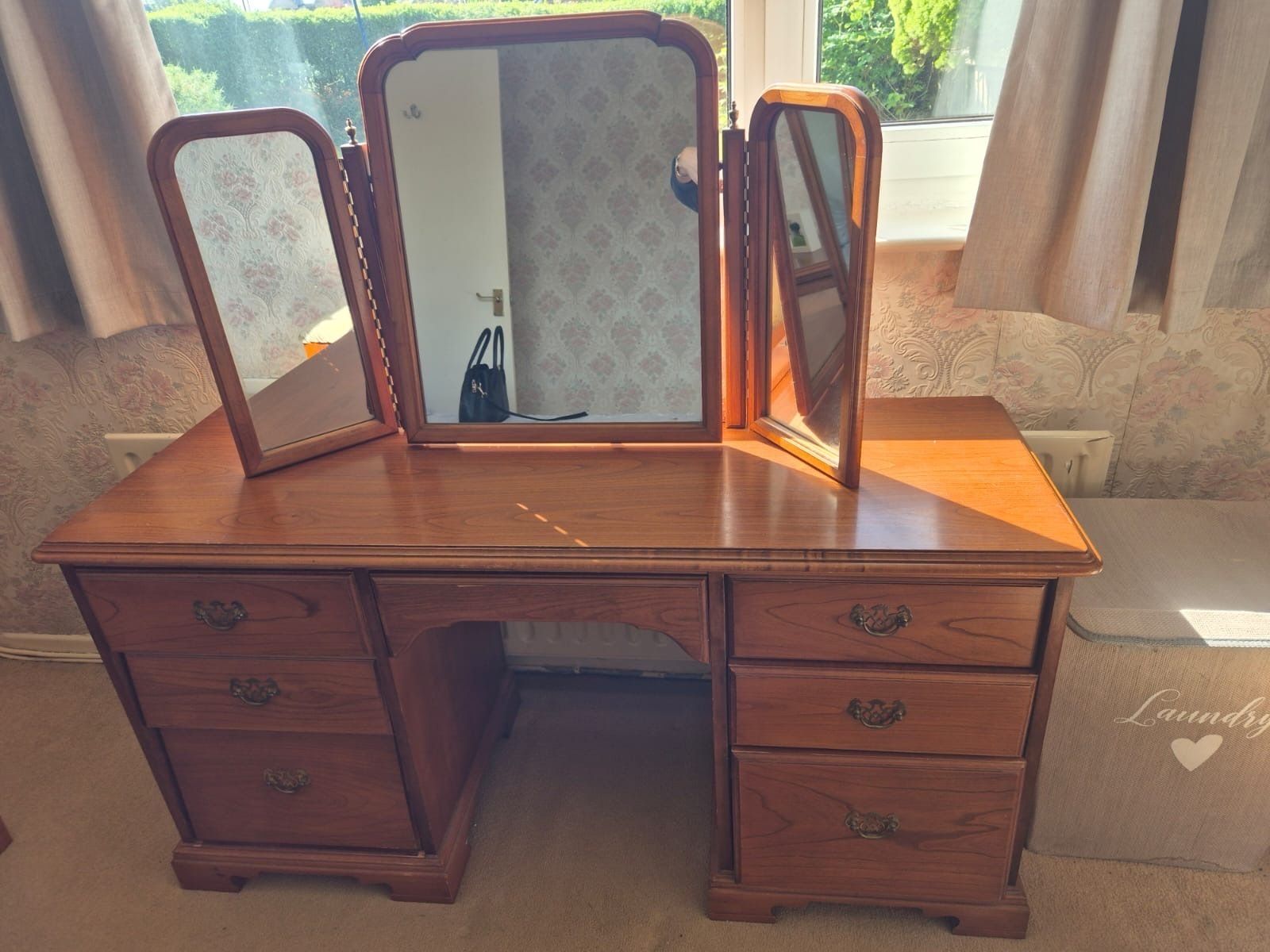 Younger Cherry Wood Bedroom Furniture Set photo buy