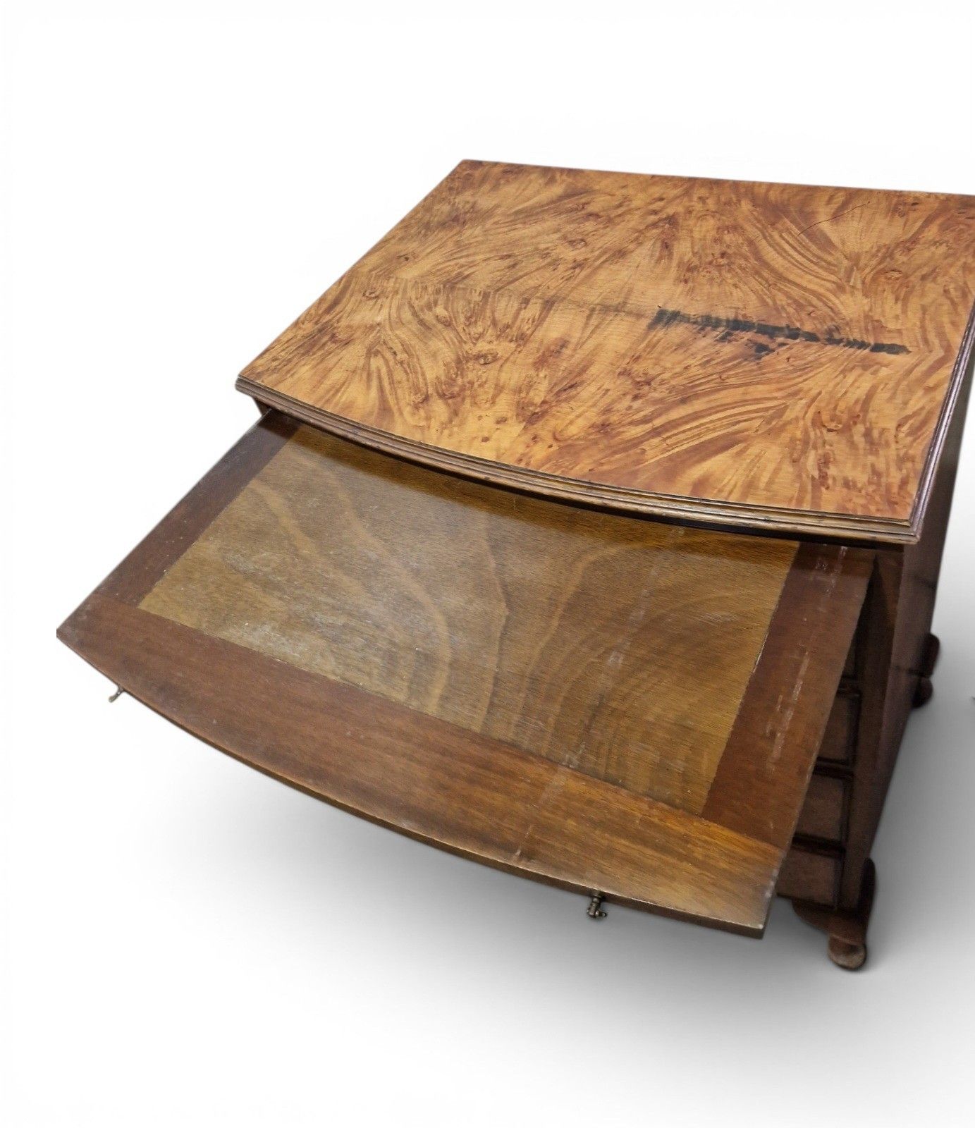 photo vinterior Walnut Bow Front Chest 4 Drawers Brush Slide Cabriole Legs Antique Style