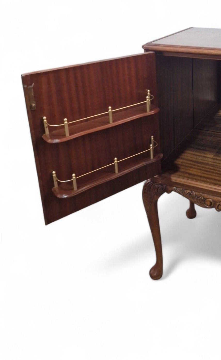 Queen Anne Style Drinks Cabinet Cocktail Mahogany Cabriole Legs Antique Style photo vintage