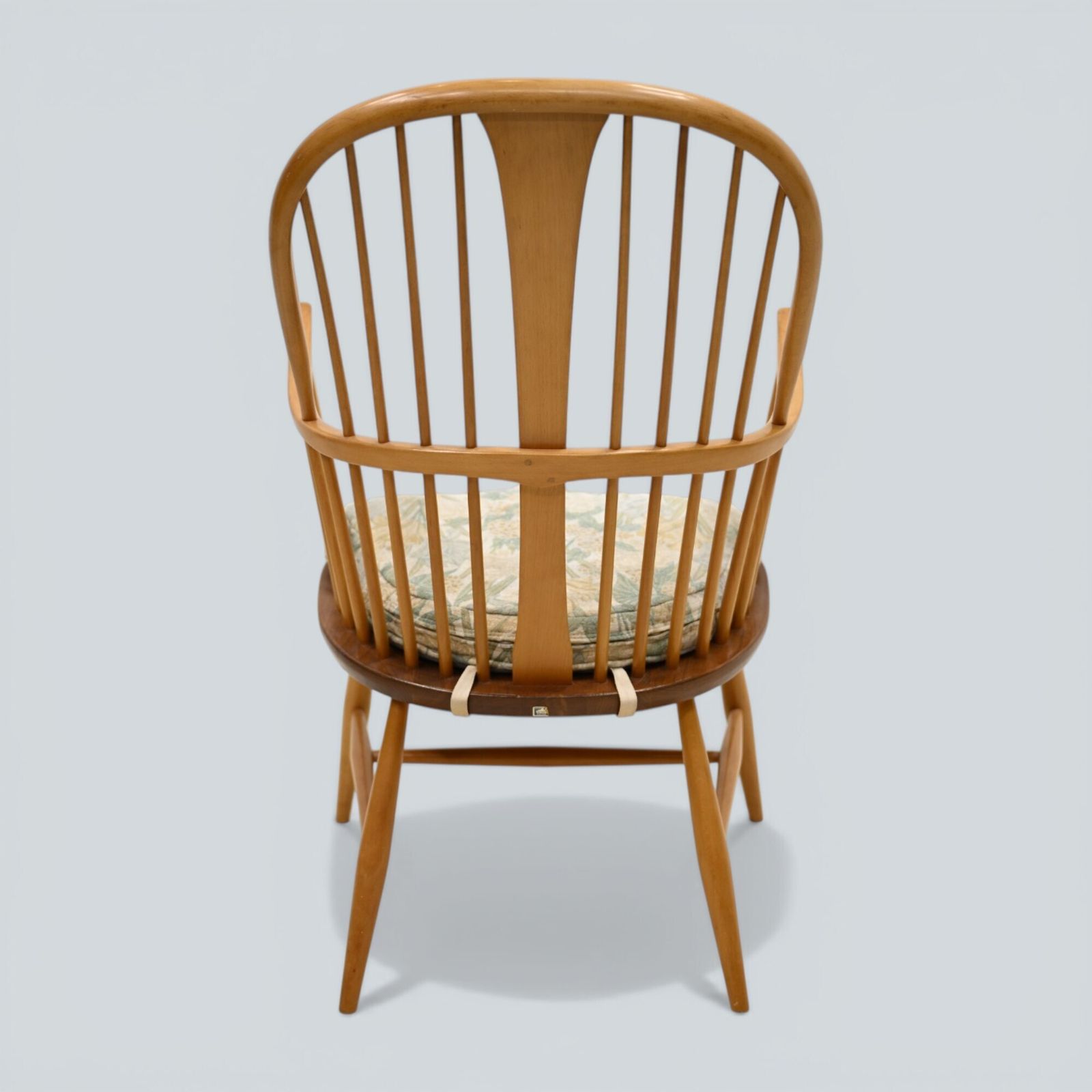 Ercol Chairmakers Chair Windsor Bow Back Light Finish Model 472 Free Uk Delivery photo 437.0
