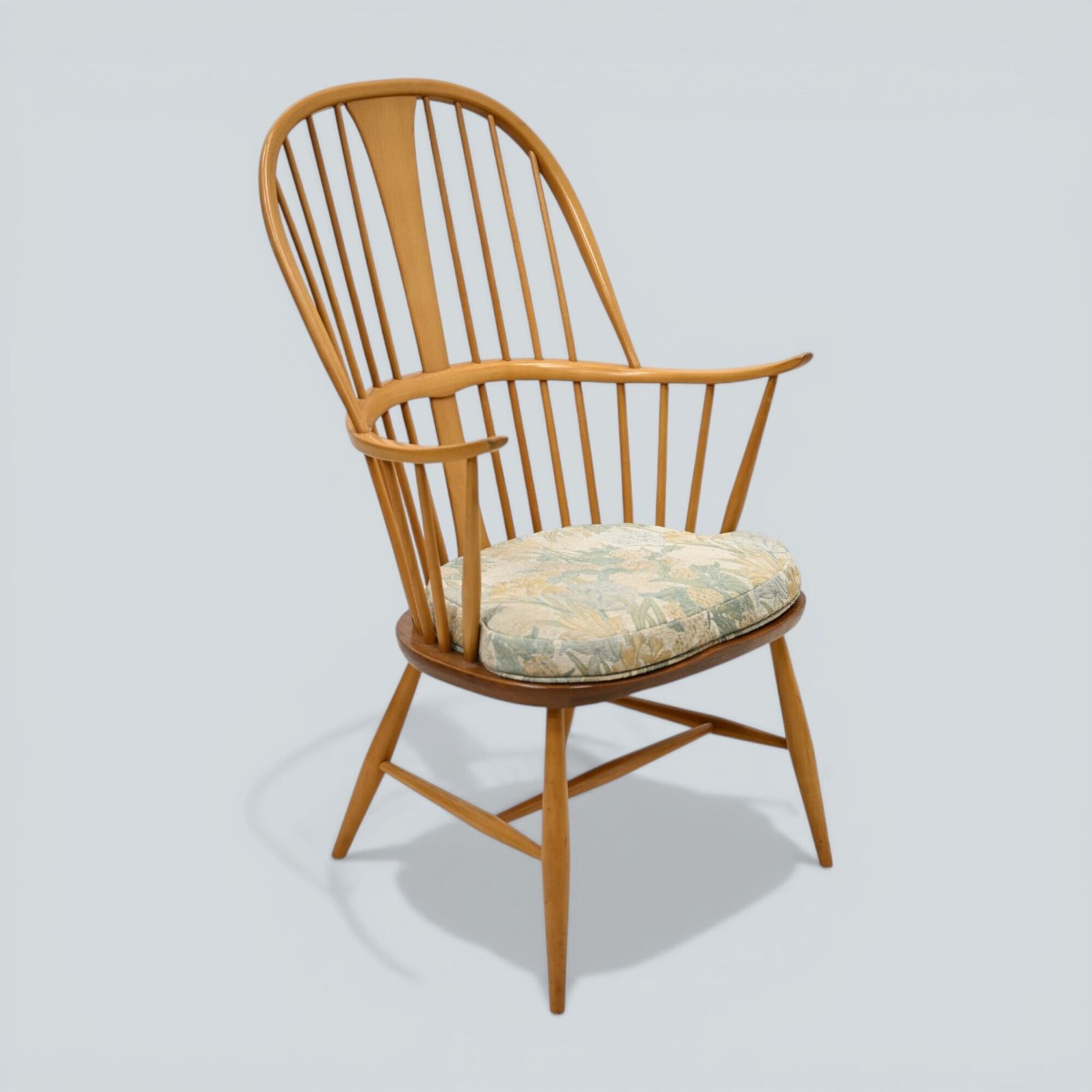 Ercol Chairmakers Chair Windsor Bow Back Light Finish Model 472 Free Uk Delivery photo vintage