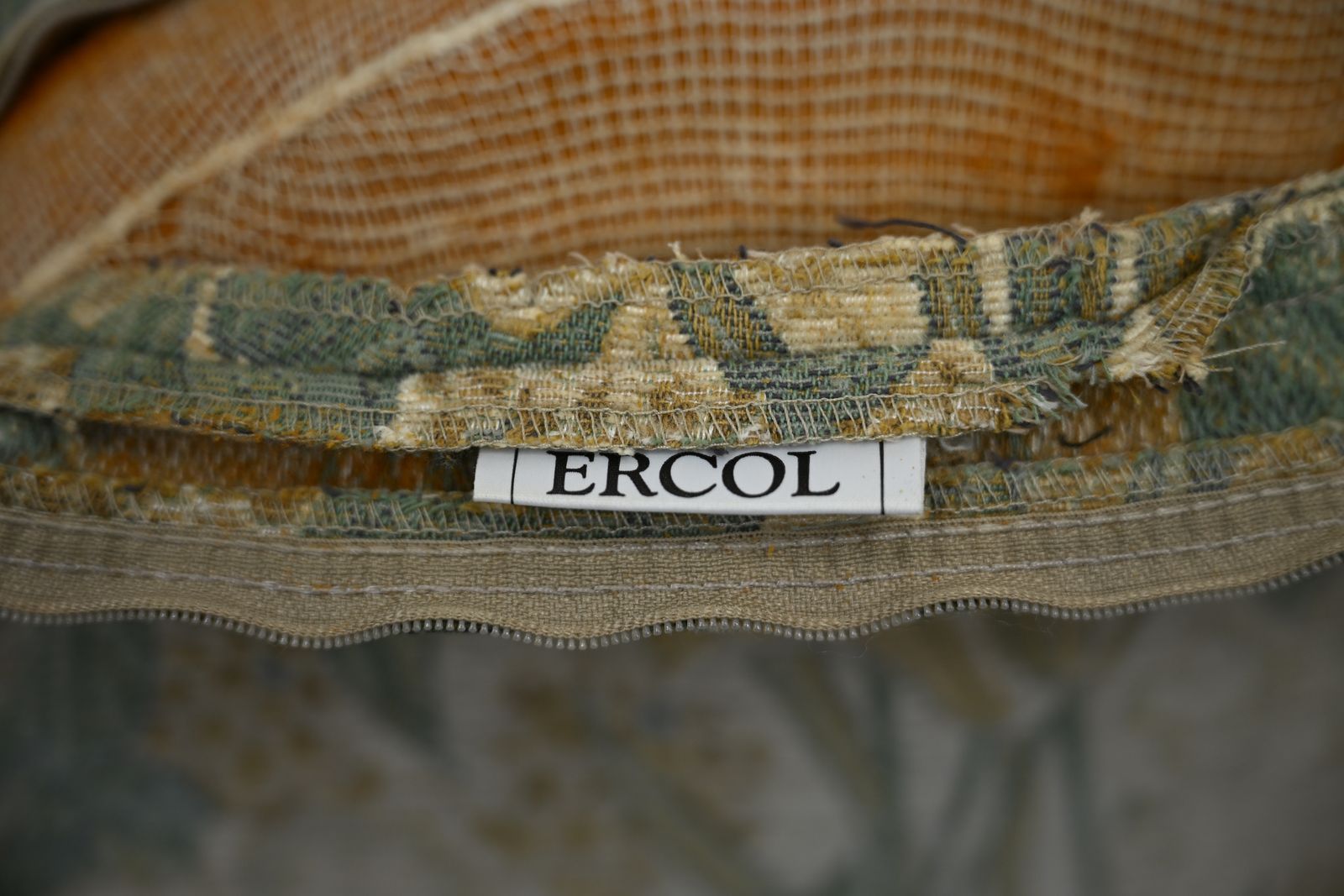 437.0 Ercol Chairmakers Chair Windsor Bow Back Light Finish Model 472 Free Uk Delivery photo