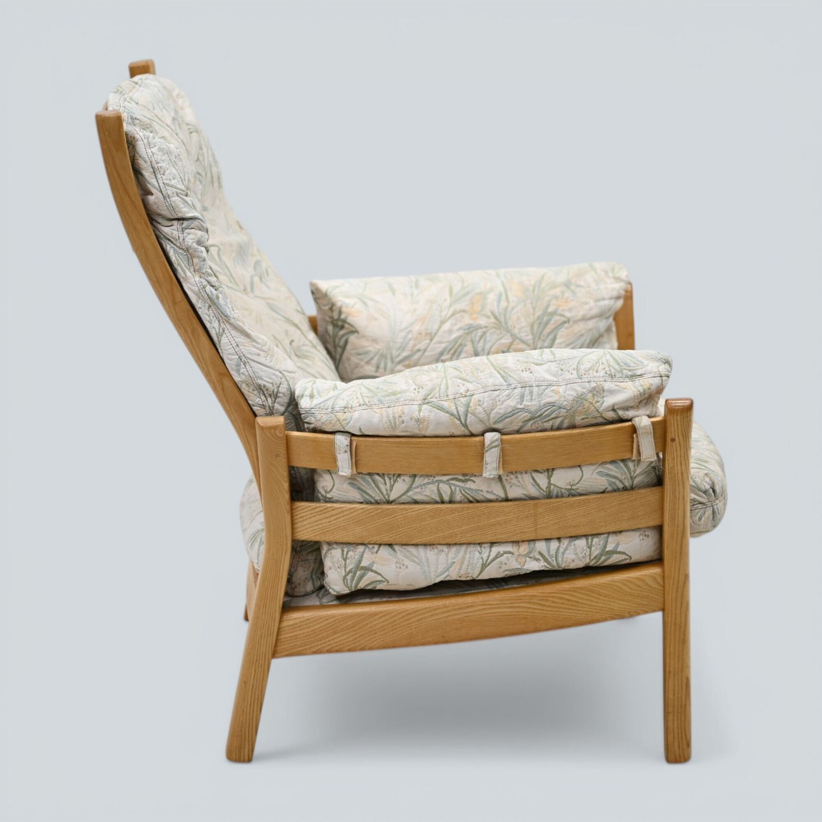 Ercol Saville Easy Chair Armchair Light Finish Ercol's Upholstery Free Delivery photo buy