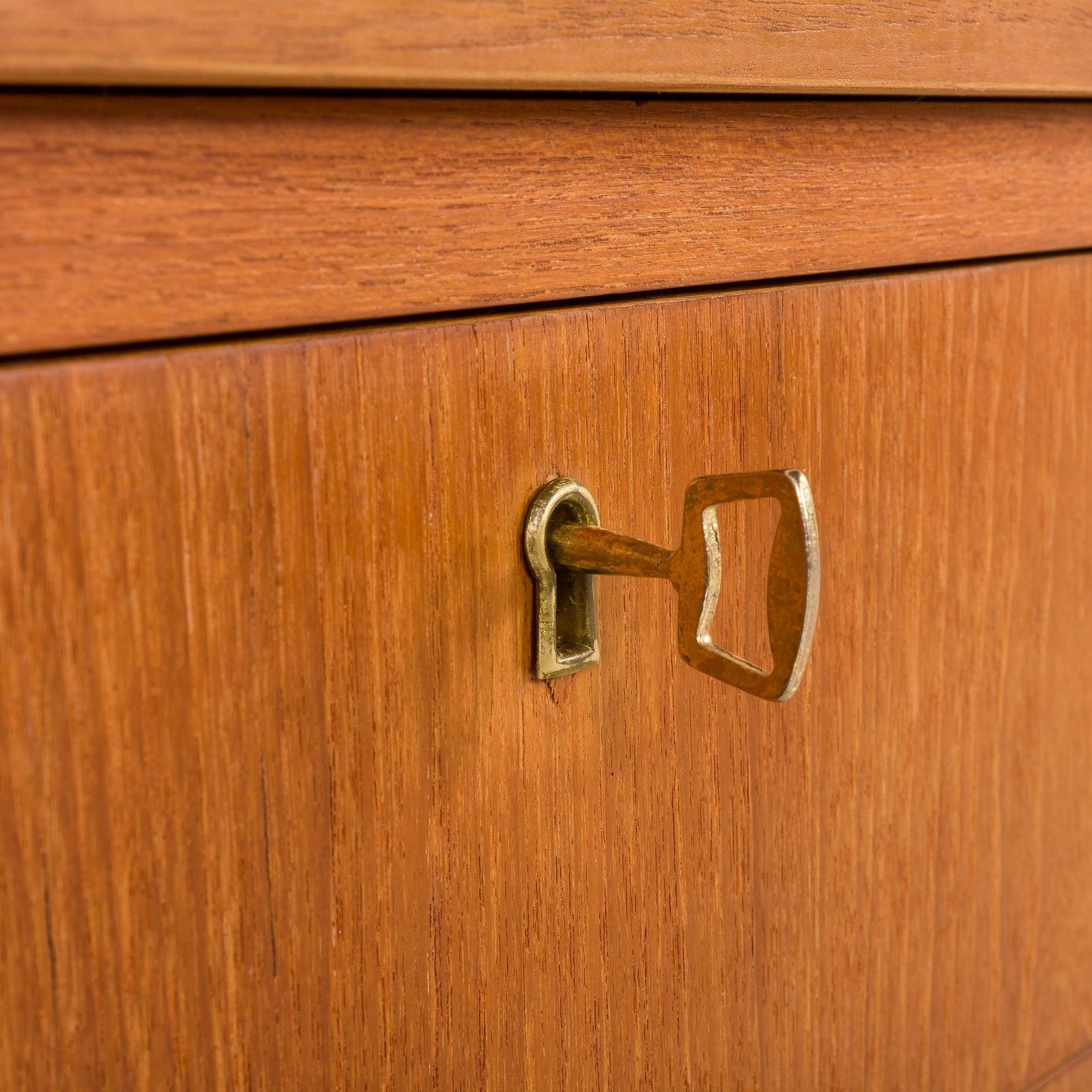 photo vintage Danish Teak Secretaire With Hidden Vanity, 1960s