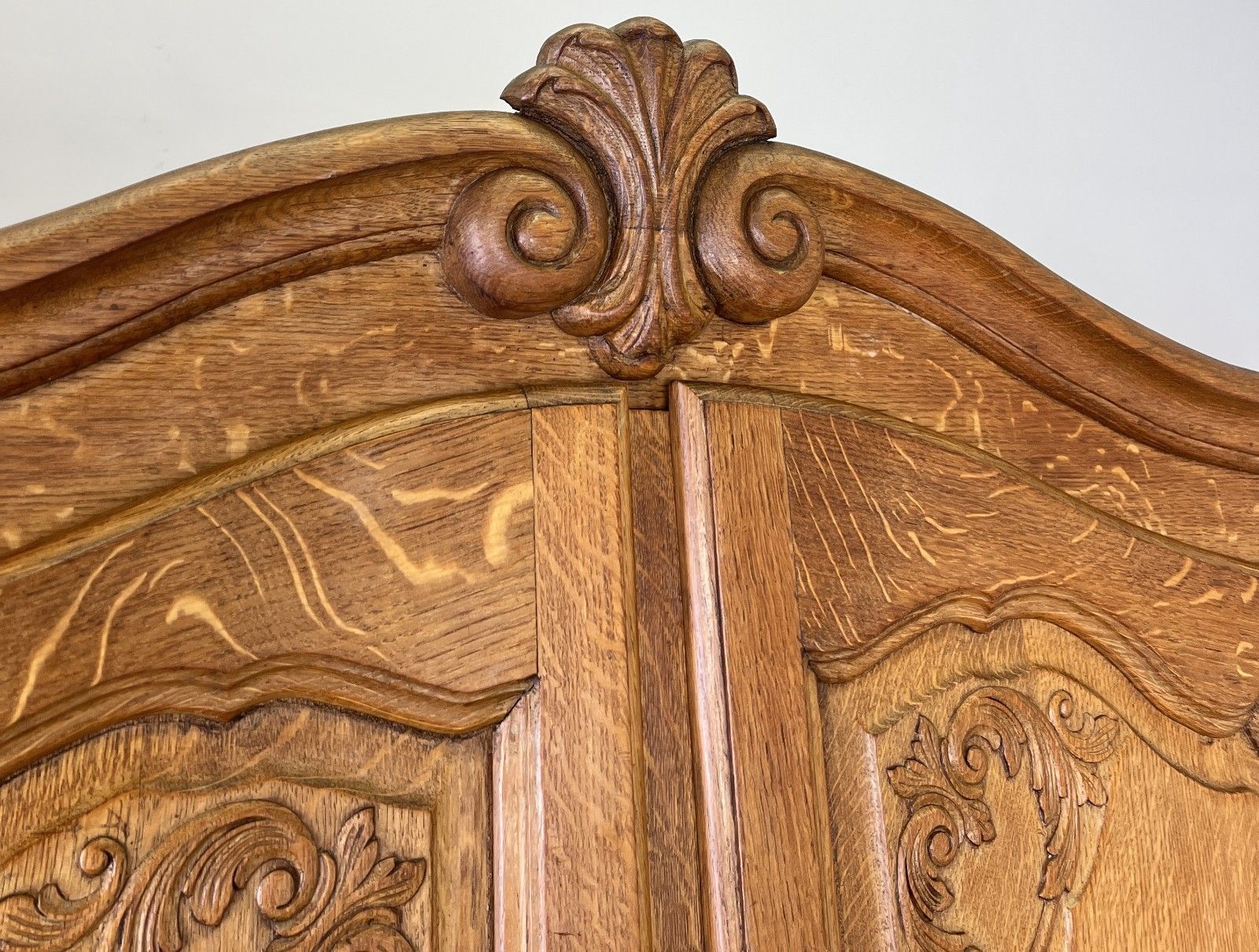 photo vinterior Wardrobe Vintage French Louis XVI Style Oak Four Door Carved Armoire Lot 6099