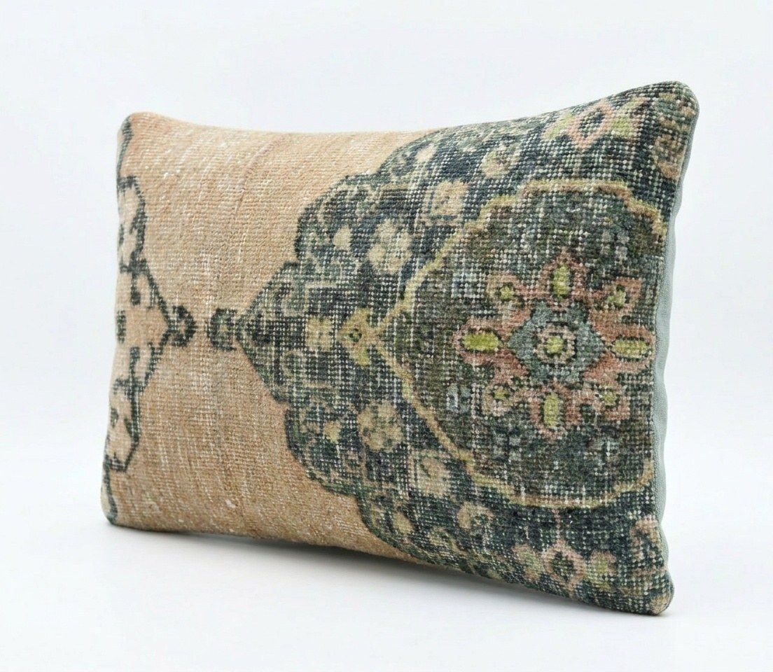 Housse de coussin lombaire en kilim anatolien, 40 x 60 cm photo for sale
