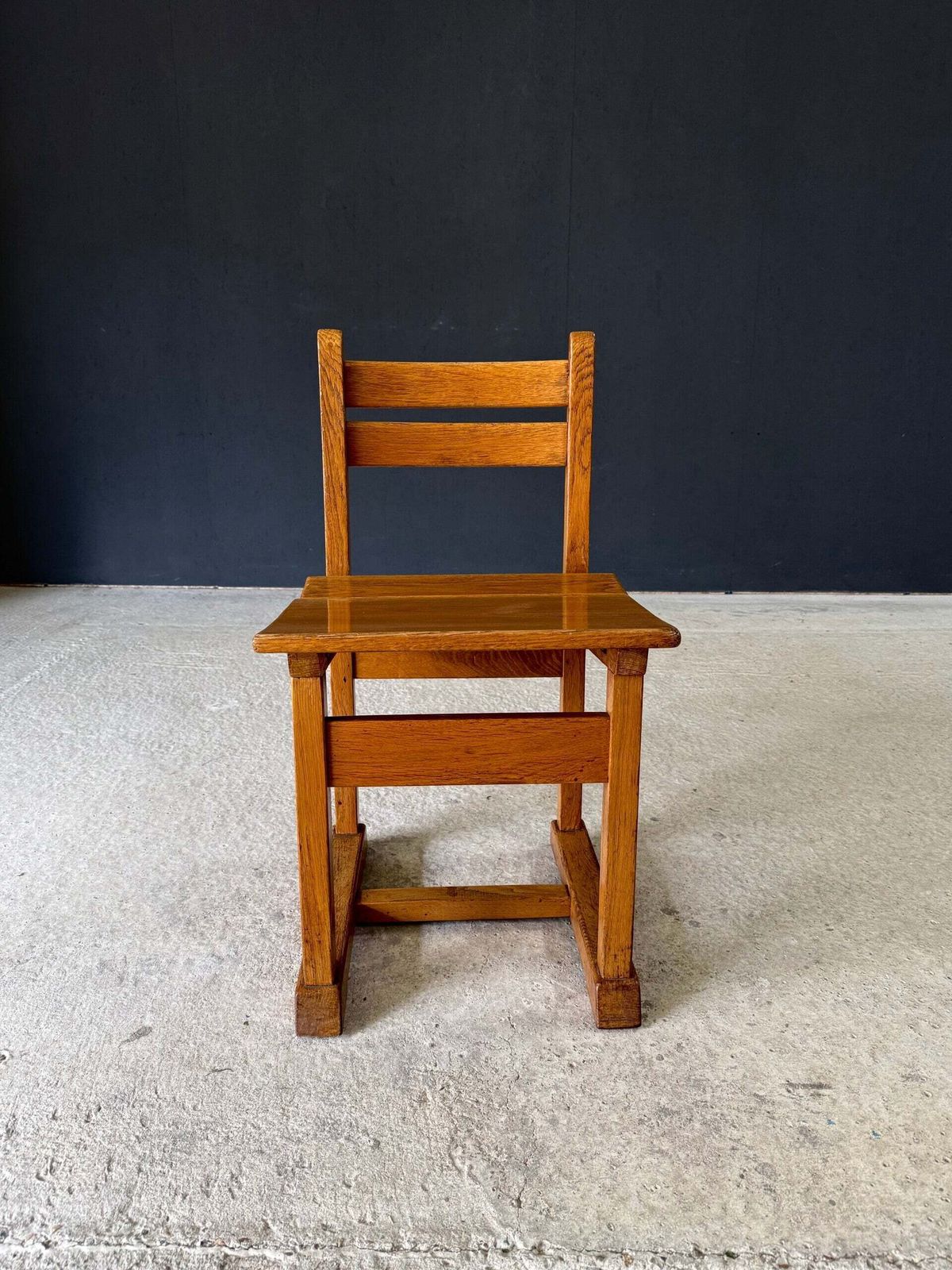 Meubels Mid-Century Handgemaakte Design Eiken Eetkamerstoelen, jaren 1950, België photo
