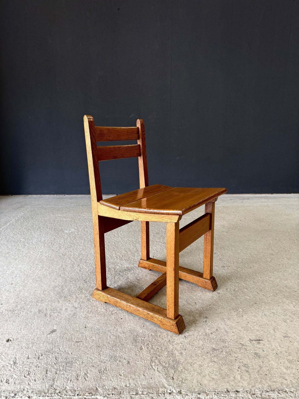 1850.0 Mid-Century Handgemaakte Design Eiken Eetkamerstoelen, jaren 1950, België photo