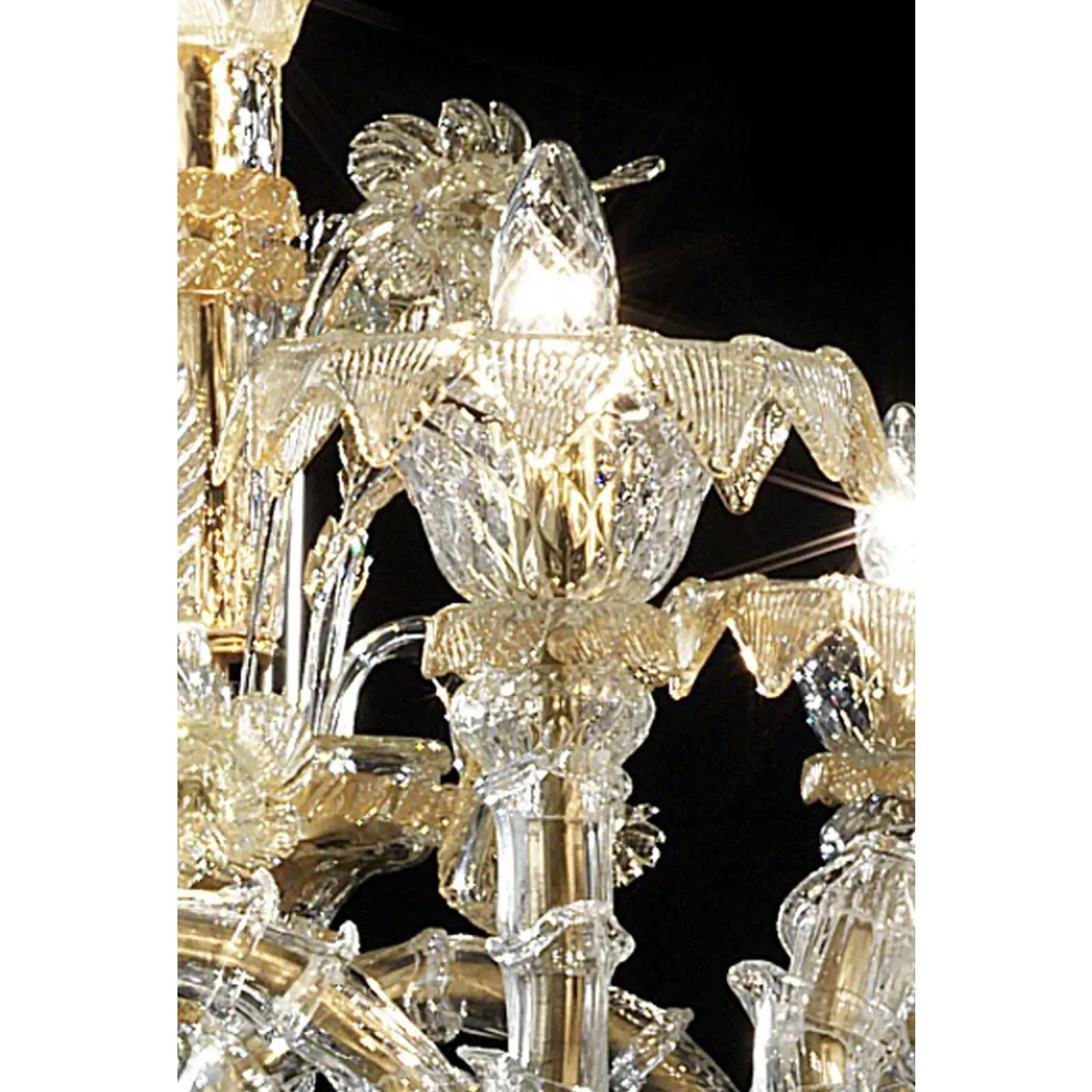 Handcrafted Imperial Venetian Murano Glass Ca’ Rezzonico Chandelier With Gold Details photo vinterior