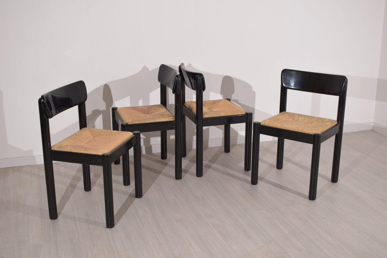 photo vinterior Chairs By Vico Magistretti For Schiffini, 1970s, Set Of 4