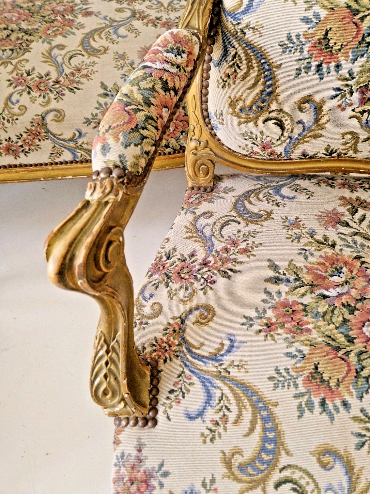 photo furniture Antique French Sofa And Chairs Living Room Set 5 Piece 19th Century Chateau