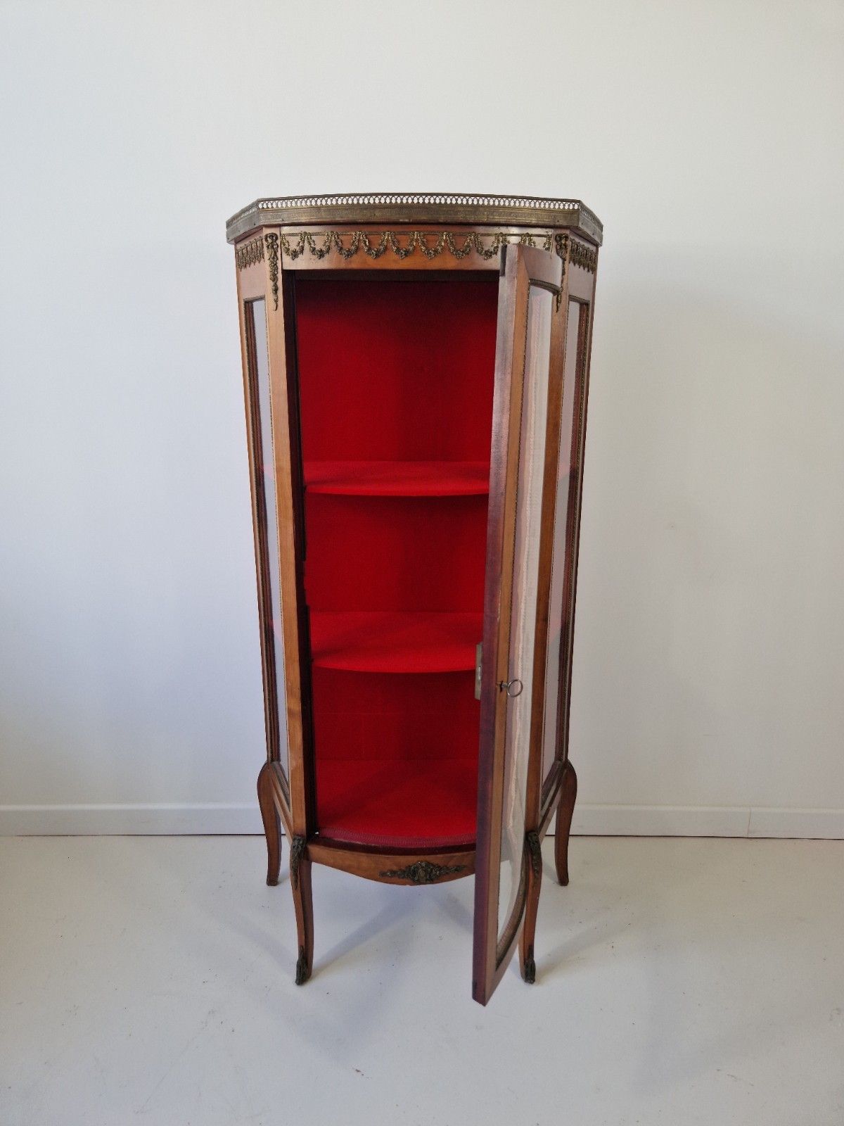 photo vintage Antique French Louis XVI Style Vitrine Chateau China Cabinet