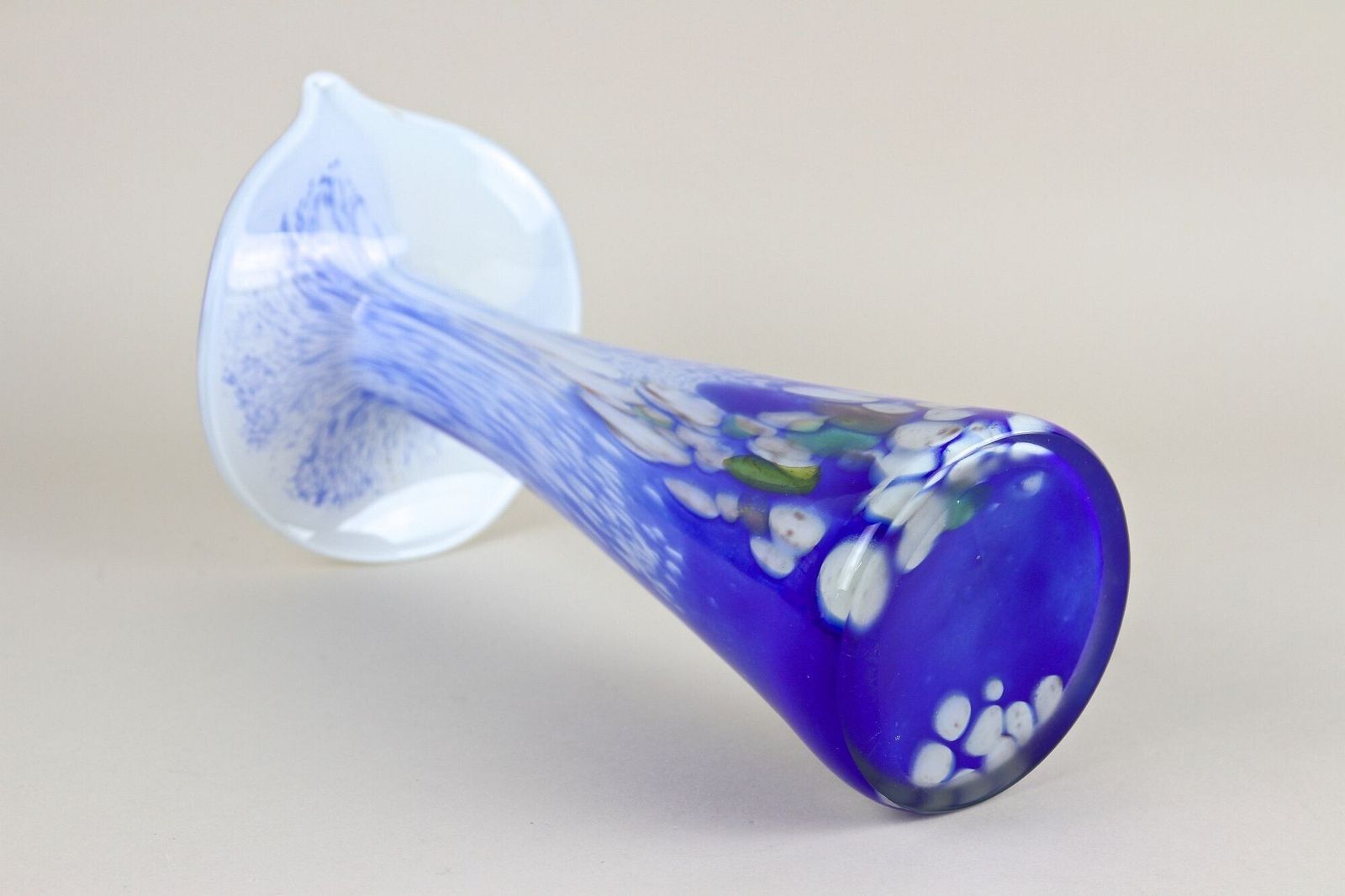 photo vintage 20th Century Murano Glass Vase "Jack In The Pulpit", Italy Circa 1970