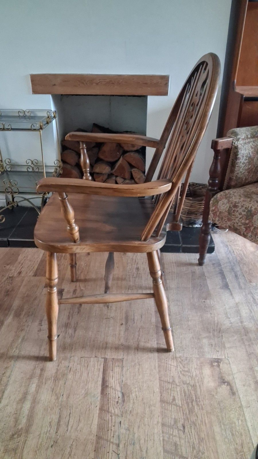 Delightful Solid Elm Wheelback Windsor Armchair /Landing/Bedroom/Hall Chair photo vinterior