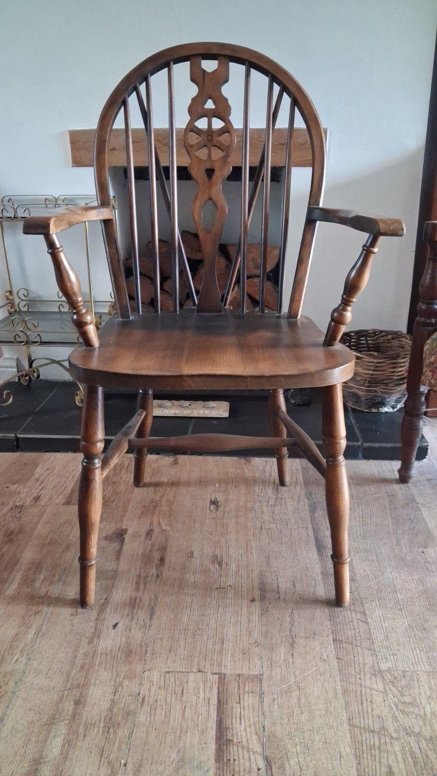 Delightful Solid Elm Wheelback Windsor Armchair /Landing/Bedroom/Hall Chair photo vintage