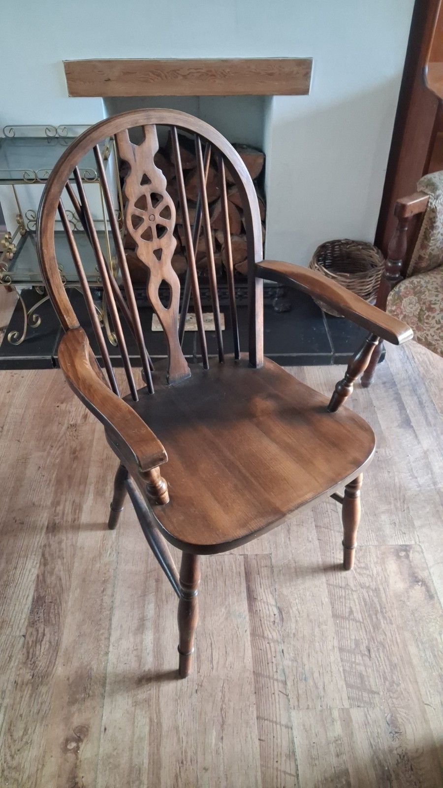 120.0 Delightful Solid Elm Wheelback Windsor Armchair /Landing/Bedroom/Hall Chair photo