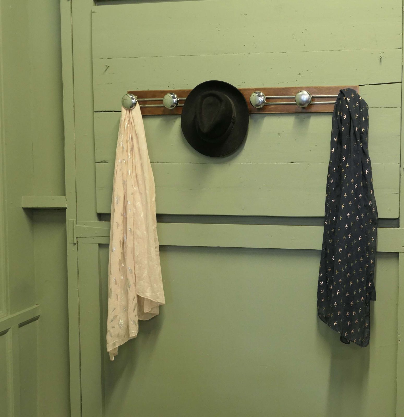 French Retro Style Coat Rack 6 Coat Hooks Very Stylish Chrome Cloakroom Hanging Bracket photo 510.0