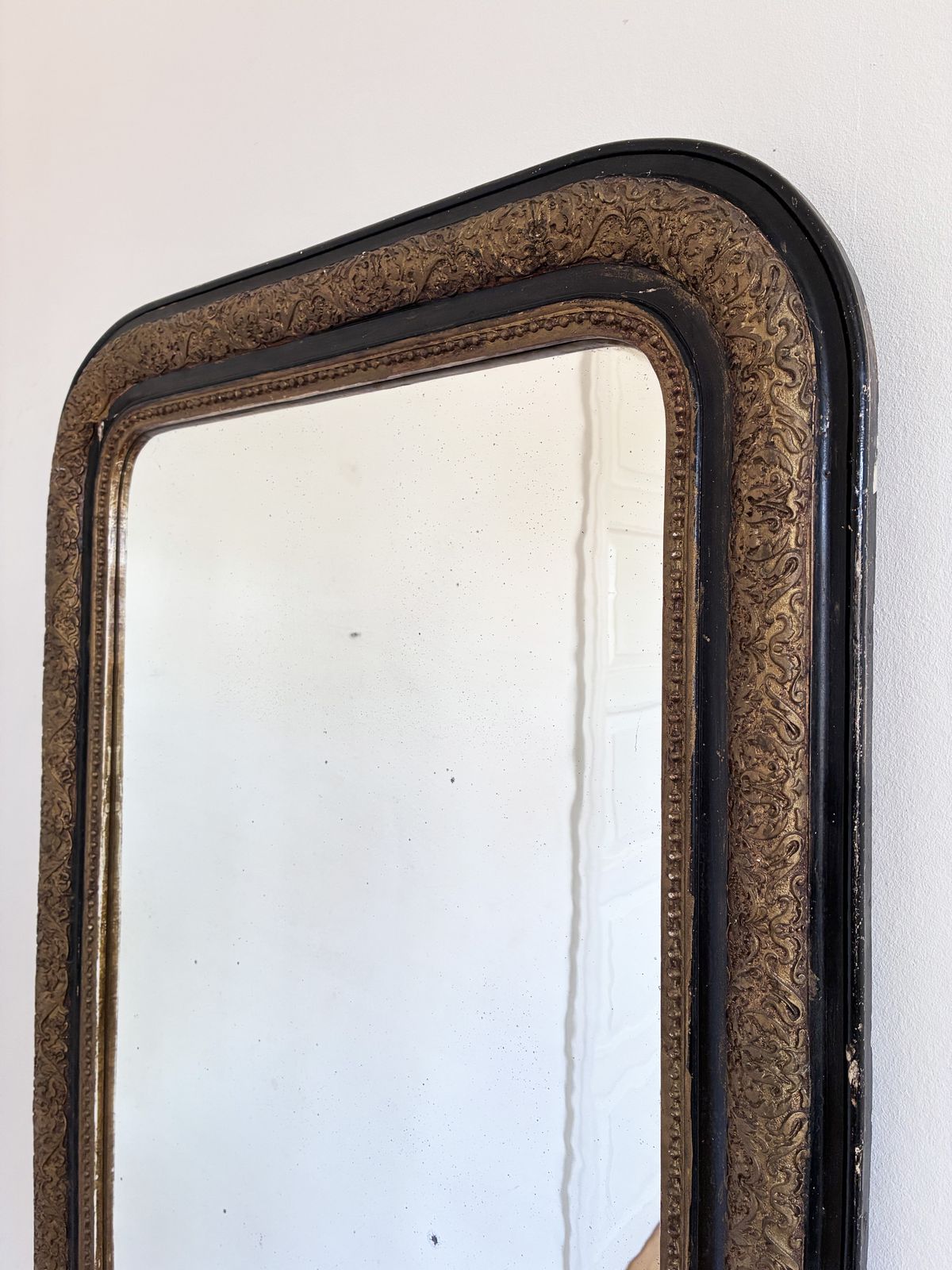 photo furniture Large Antique French Louis Philippe Giltwood Mirror, Late 19th Century