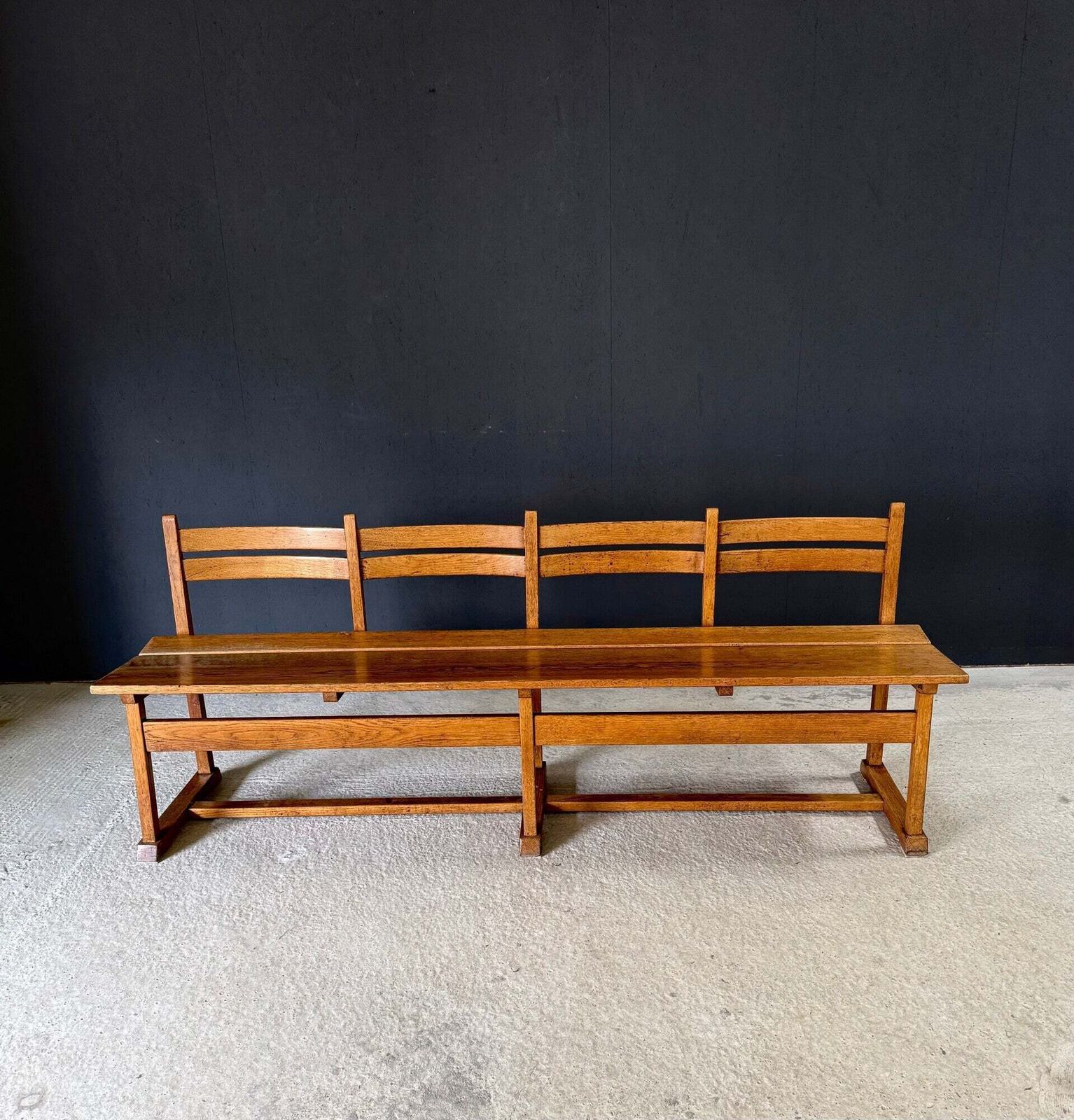 Mid-Century Handcrafted Design Eikenhouten Bank met 4 Zitplaatsen, jaren 1950, België photo vintage