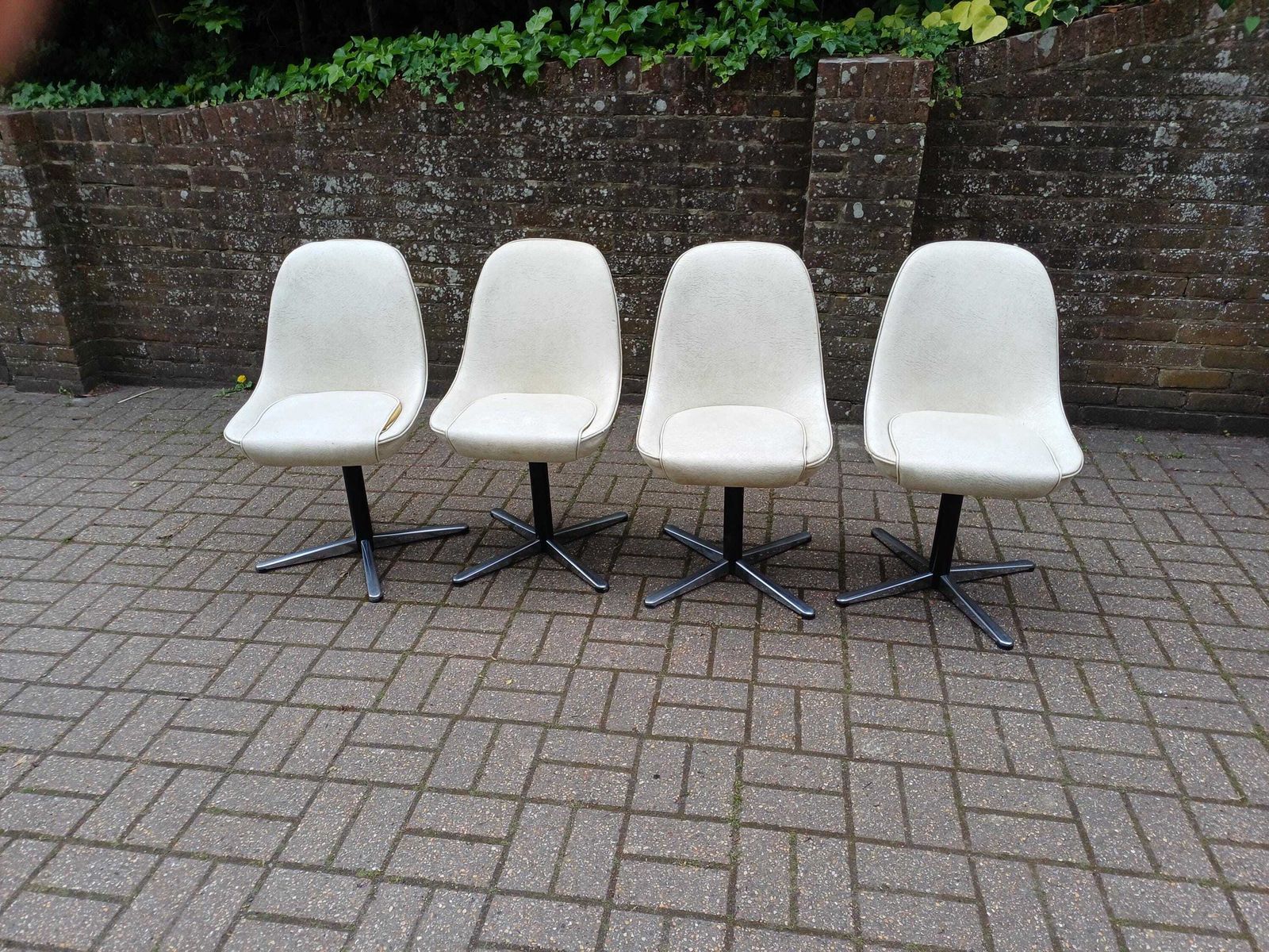 Set Of 4 Vintage Centa Dining Chairs Mid Century Chrome Space Age Retro 1970s Vinyl Seats