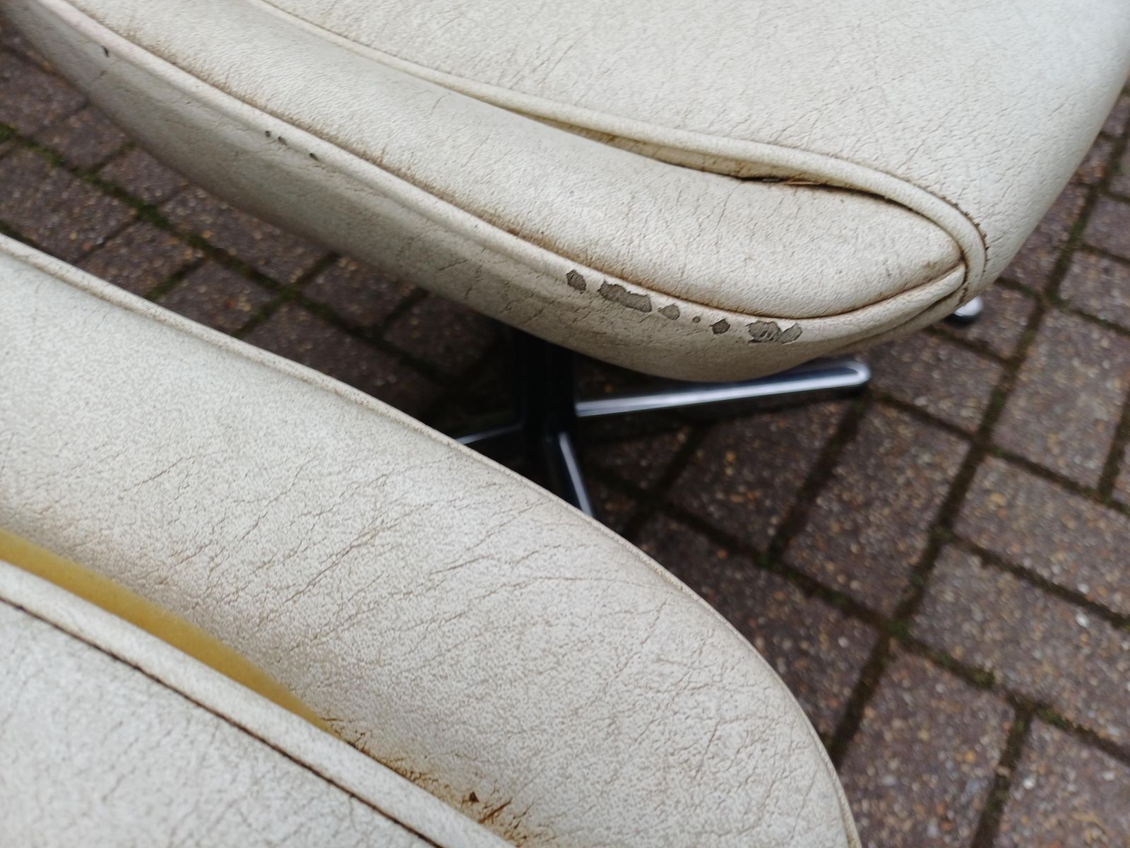 495.0 Set Of 4 Vintage Centa Dining Chairs Mid Century Chrome Space Age Retro 1970s Vinyl Seats photo
