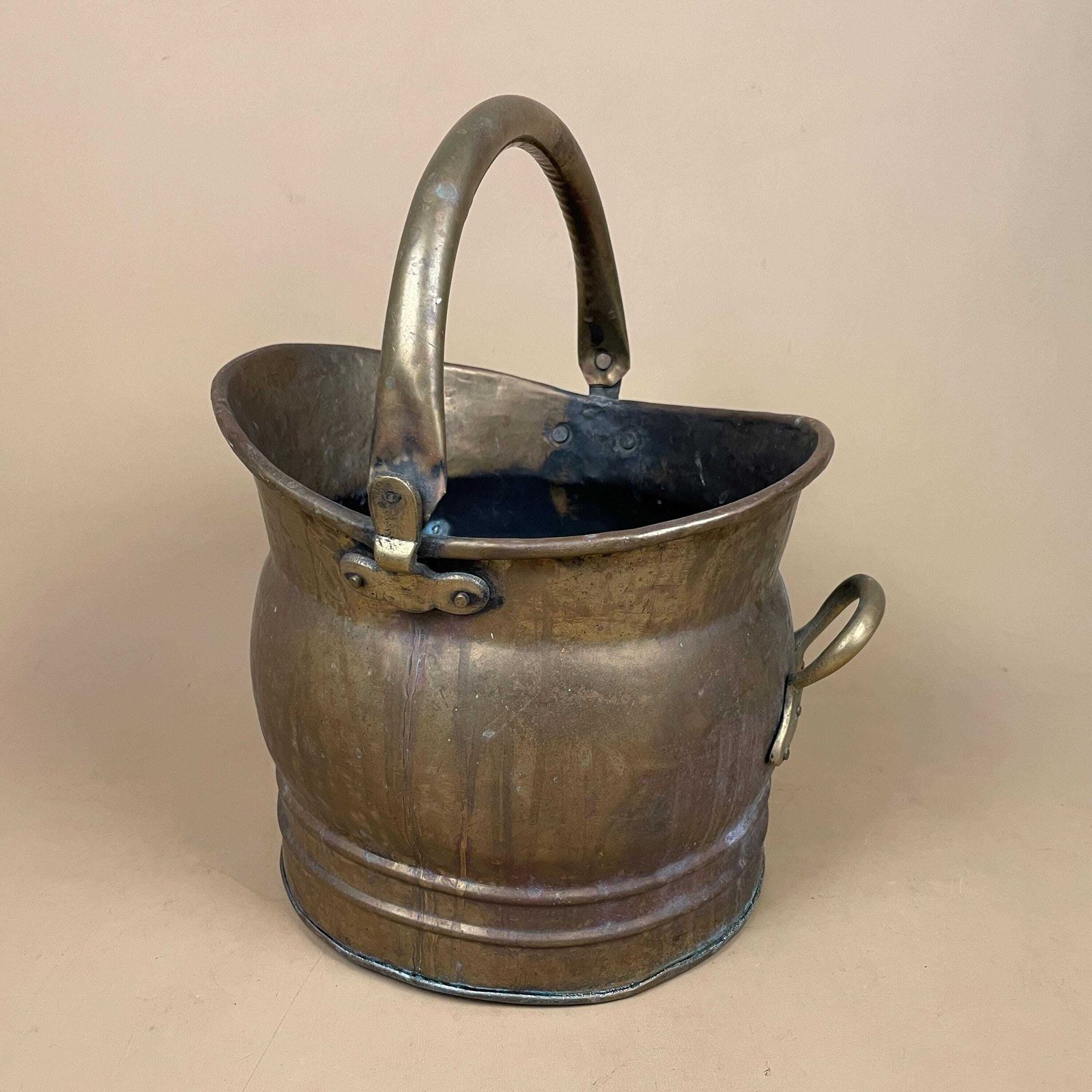 Antique Metal Gold Brass Coal Bucket Handle Fireside Fire Side Scuttle Log Helmet Farmhouse Cottage Vintage Fireplace Logs Small photo Home Fixtures