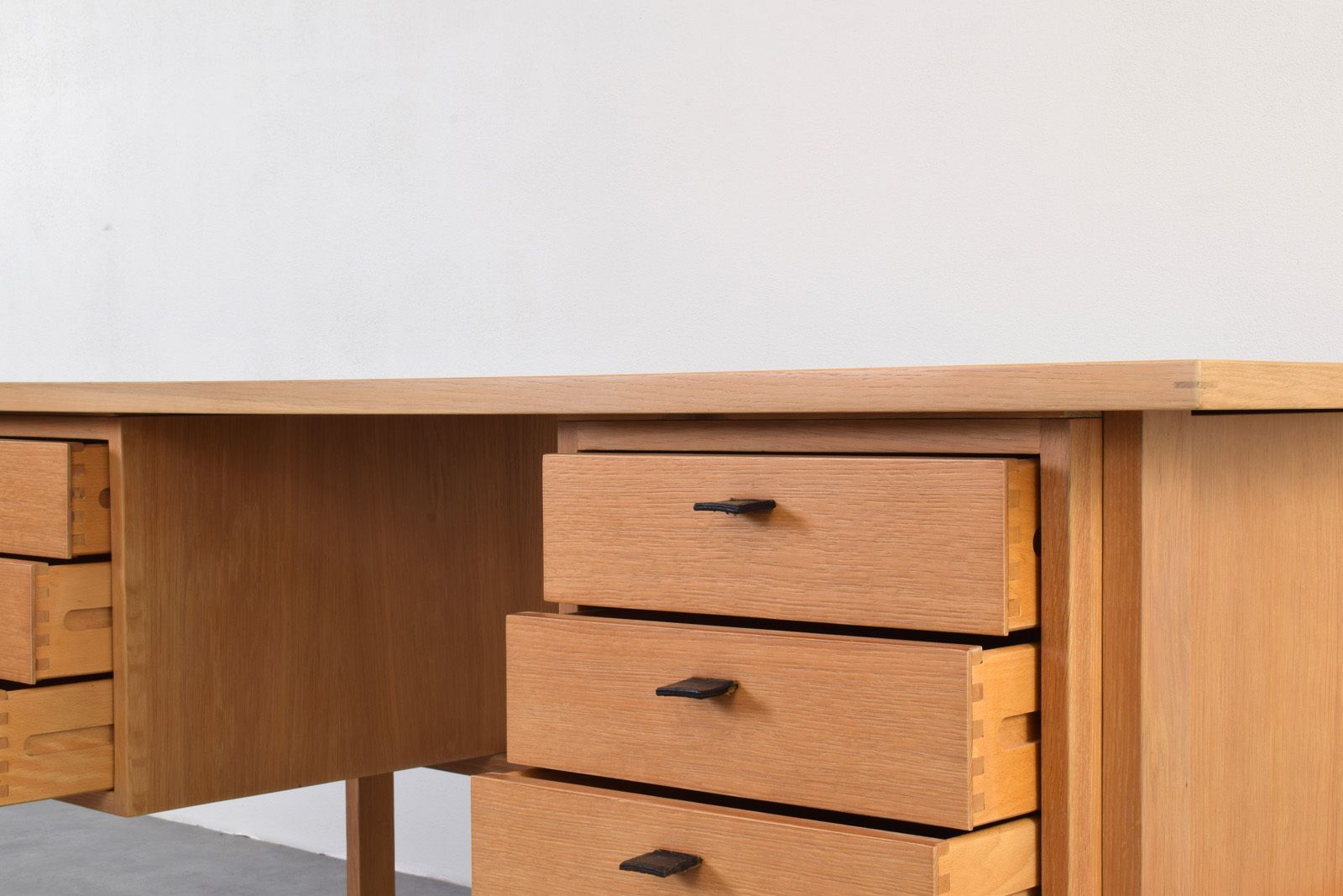 photo buy Mid Century Oak Desk By Svend åge Madsen For Sigurd Hansen
