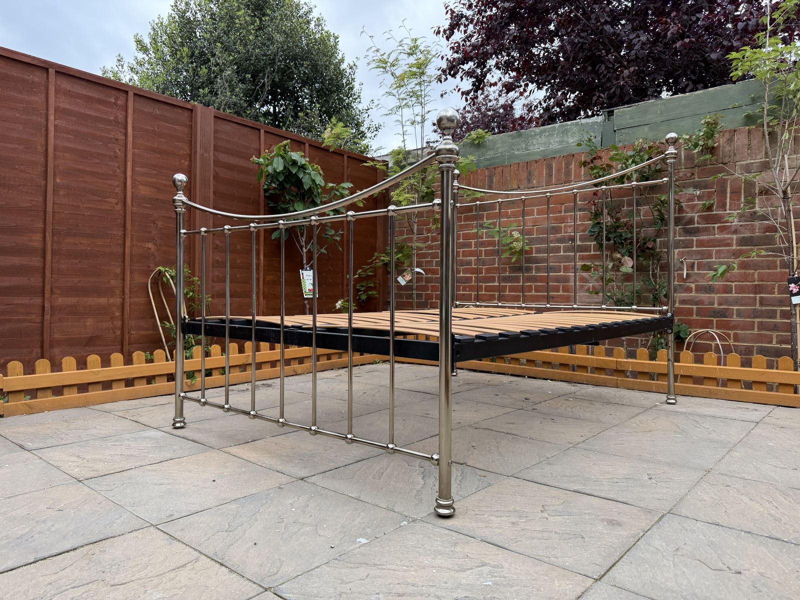 600.0 Elegant & Premium Quality “The Original Bed Co” Kendal Nickel Double Size Frame   Good Condition, Rrp £1,500 photo