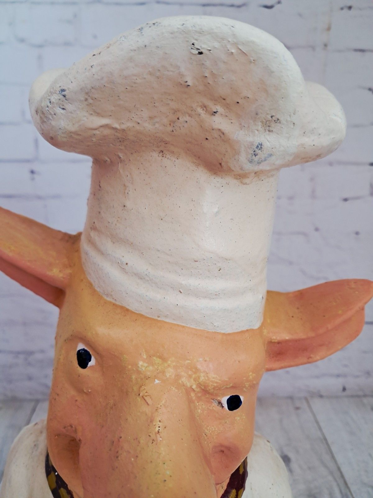 photo vintage Antique Cast Iron Butcher’s Pig Advertising – Large Vintage Shop Prop Display
