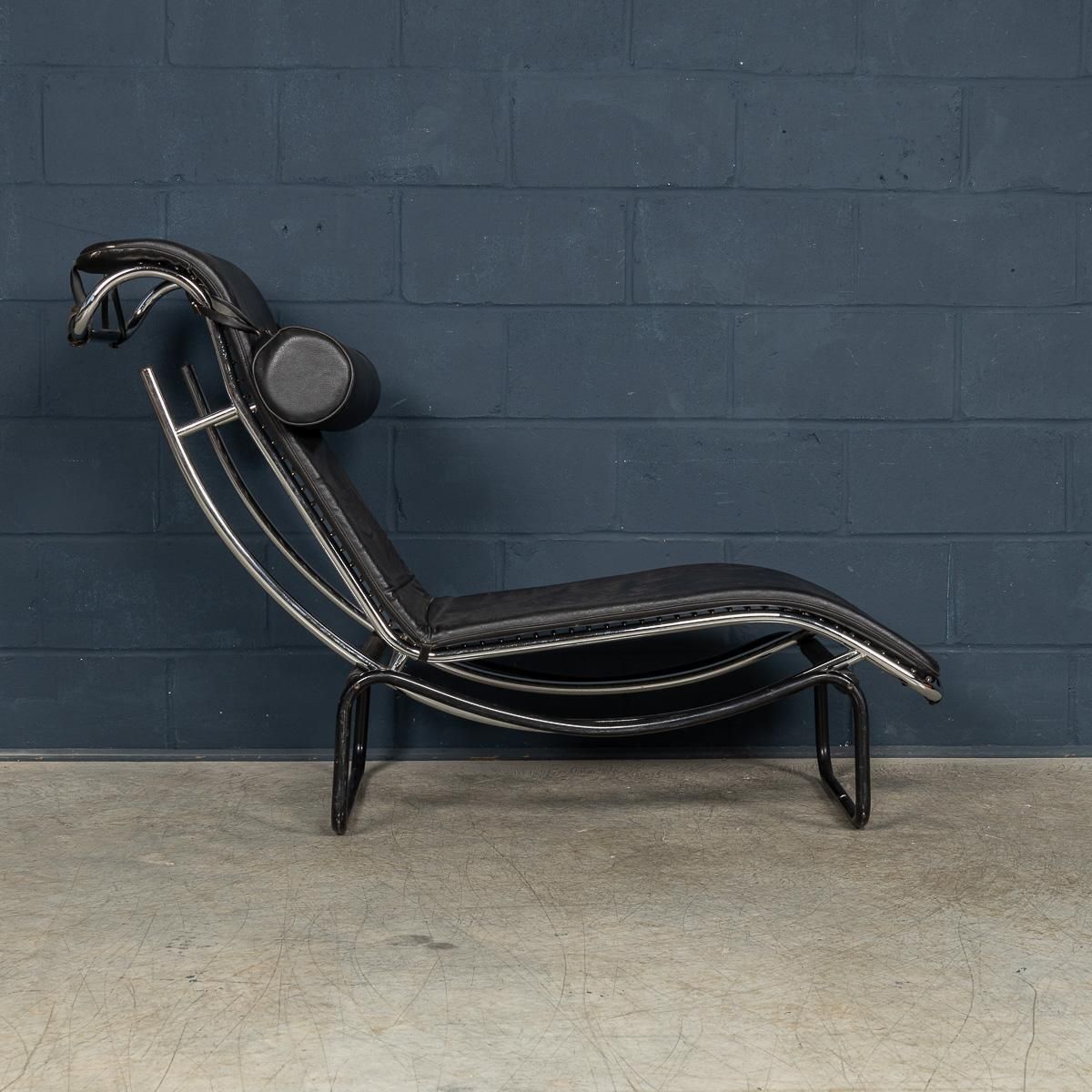 20th Century Italian Black Leather Chaise Lounge After Le Corbusier C.1980 photo buy