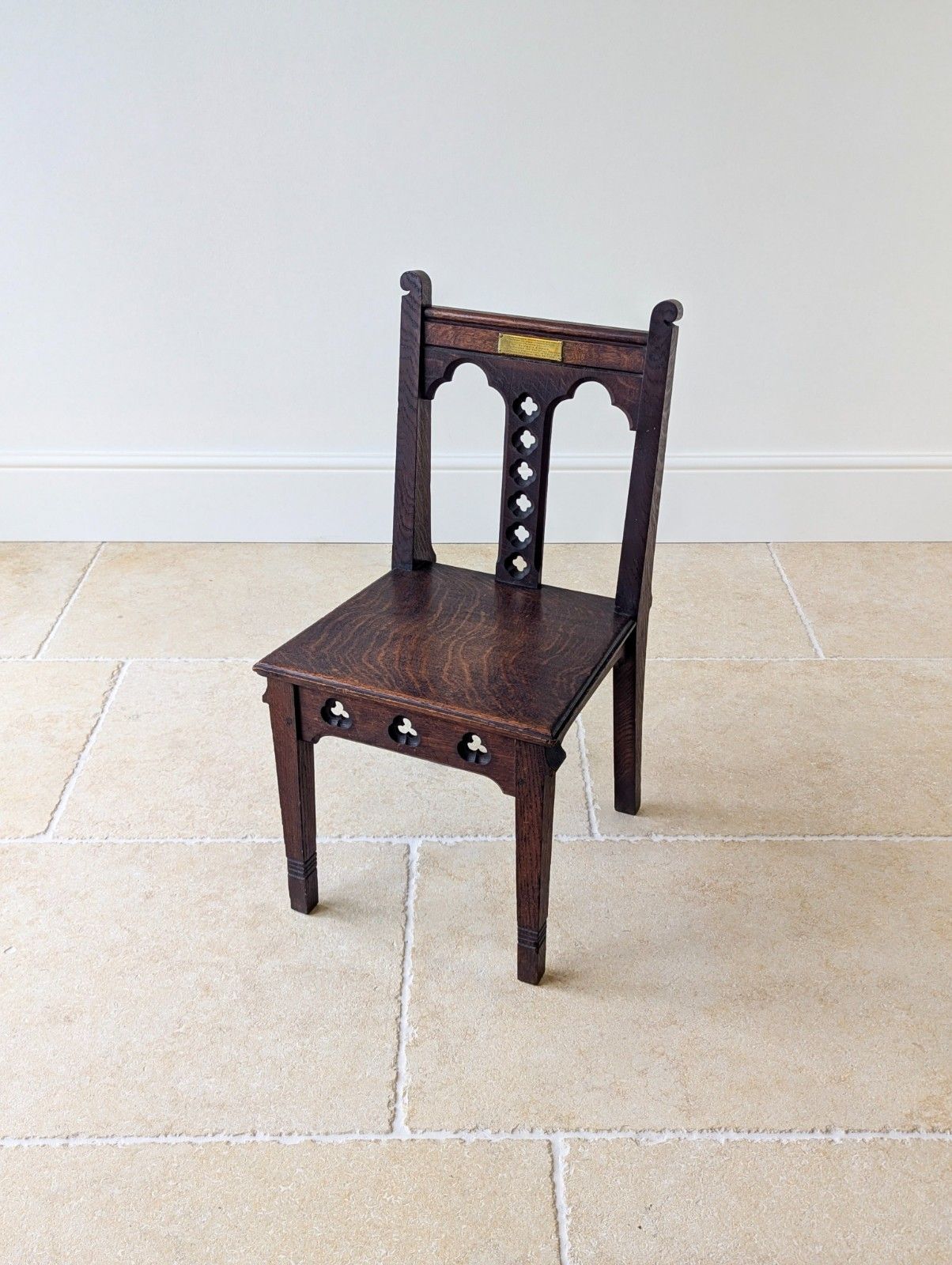 photo furniture Antique Edwardian Gothic Revival Oak Church Chairs C.1911