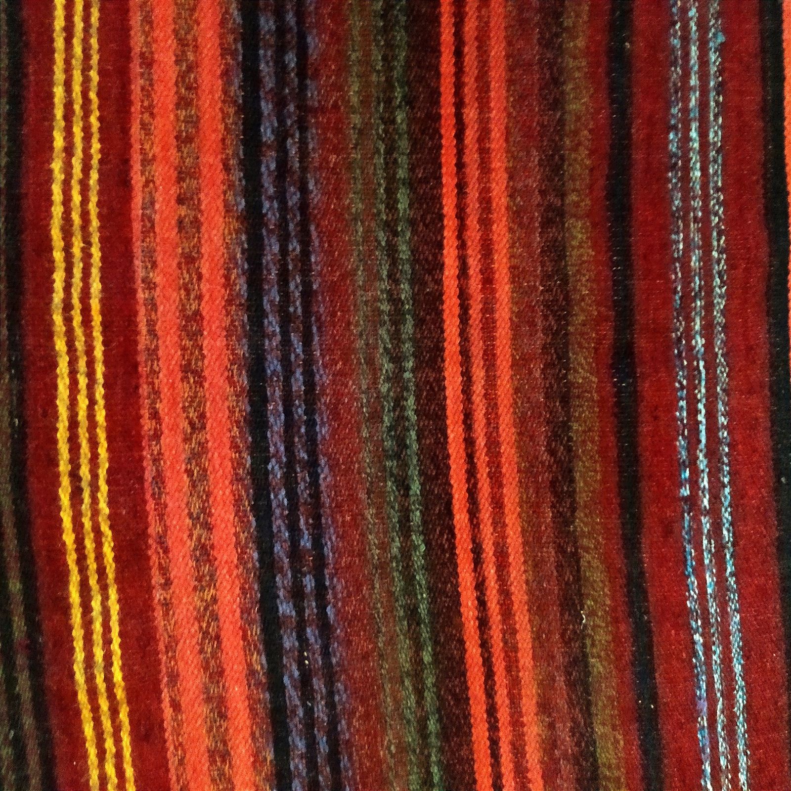 Mid Century traditioneel geweven loomkleed. photo Textiel