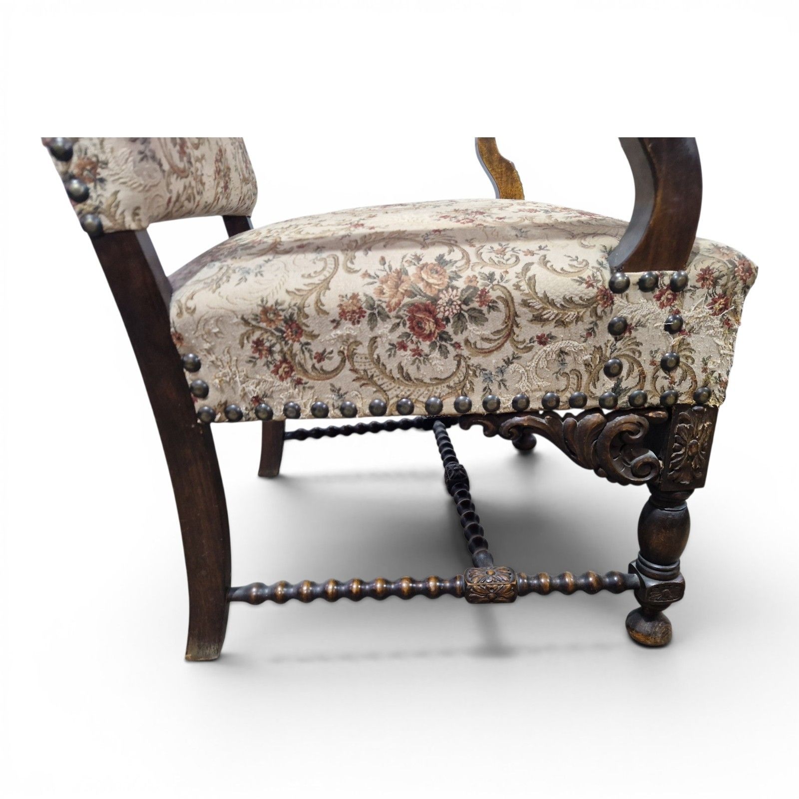 photo vintage Antique Large Continental Throne Armchair Carved Oak Renaissance Revival