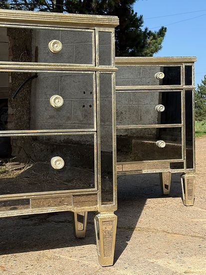 photo vinterior Pair Of Mirrored Drawers By Philipe Marques 3 Drawer Venetian Chest