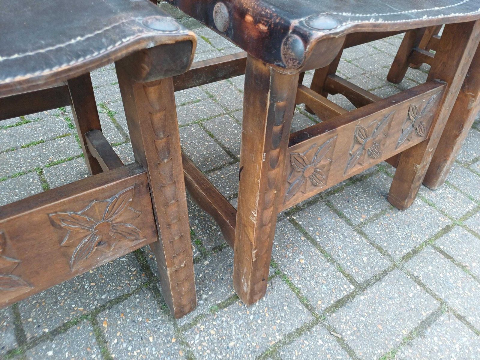 Set Of 4 Vintage Spanish Style Oak And Leather Dining Chairs Carved Wood Studded Seats Rustic 1980s Kitchen Dining Chairs photo 395.0