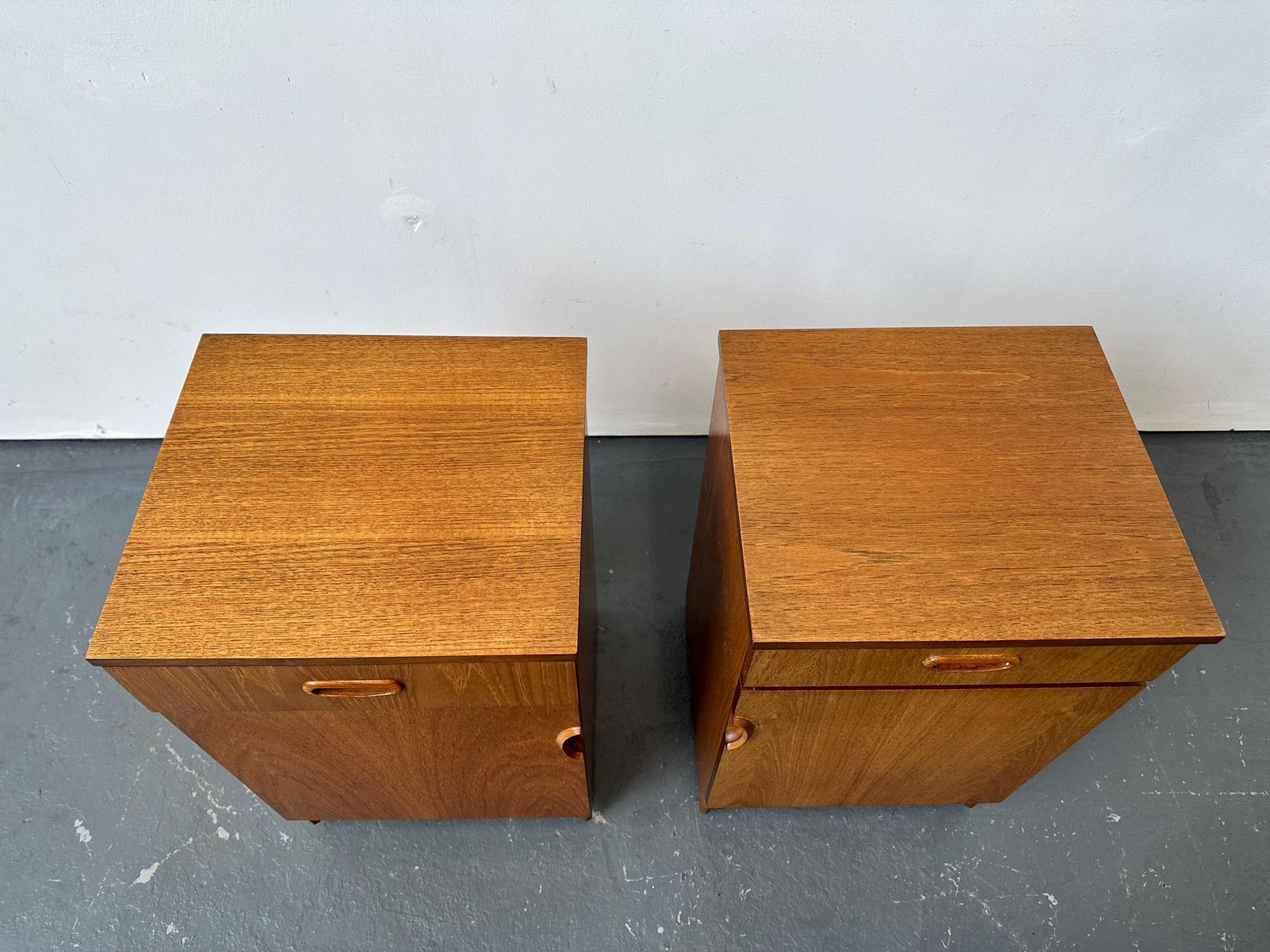 Vintage 2 X Austinsuite Teak Bedside Tables. Danish G Plan Retro Mid Century photo furniture