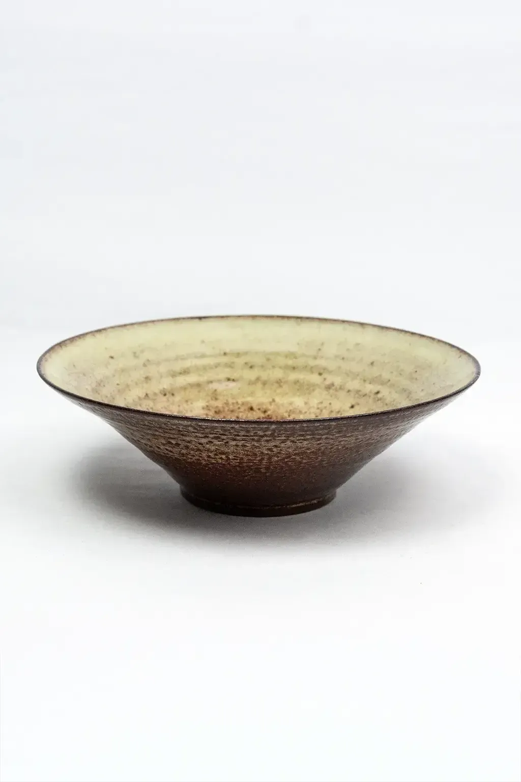 Gedraaide stoneware schaal, Accolay Pottery, Yonne, ca. 1950–1970 photo for sale