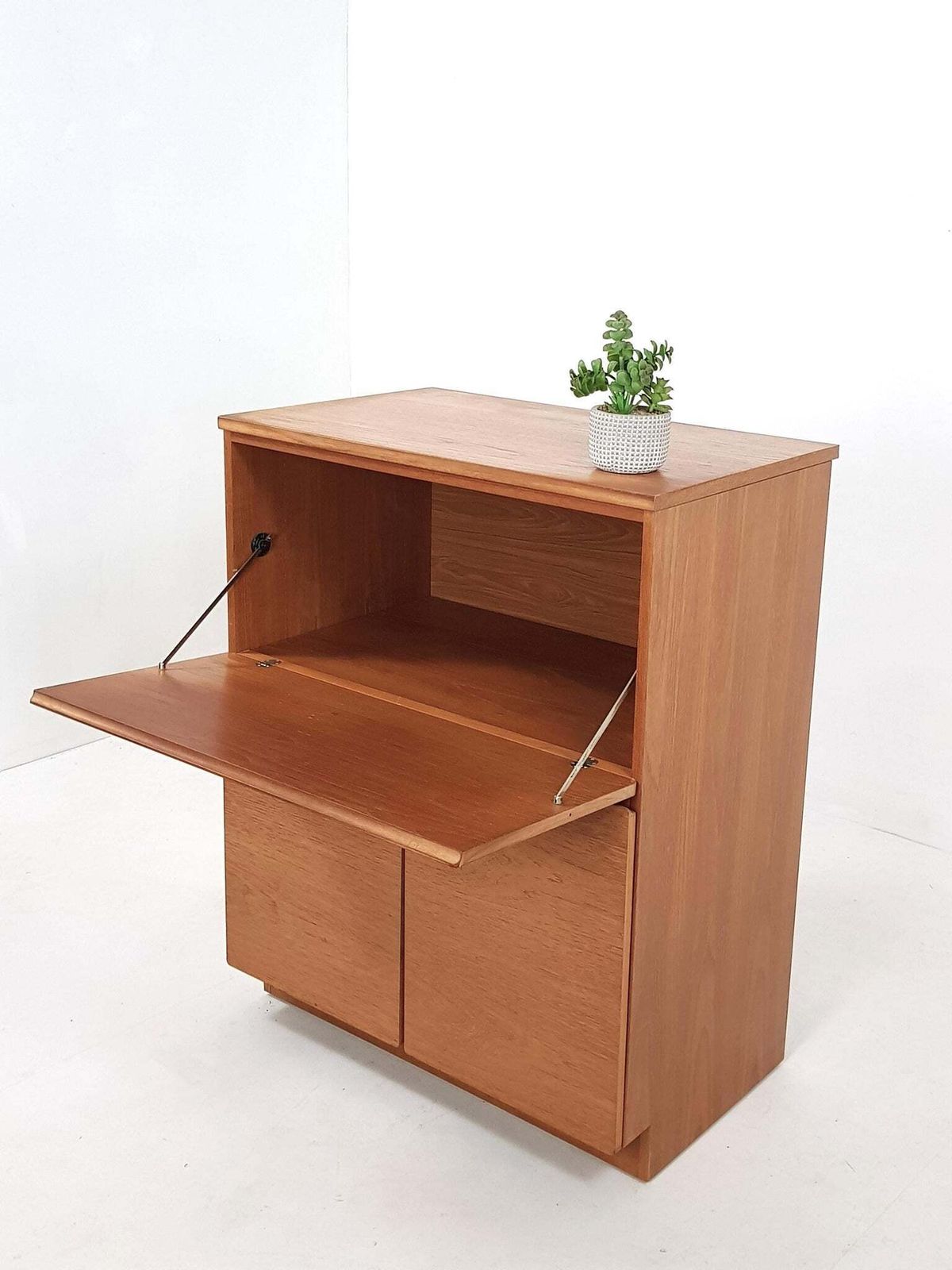 Desk / Home Office., Mid 20th Century photo furniture