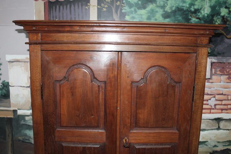 Teak Cabinet Pondicherry 19th photo for sale