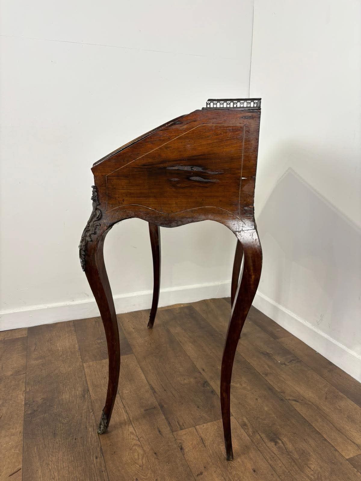 Victorian Walnut Inlaid Ladies Writing Desk photo 329.0