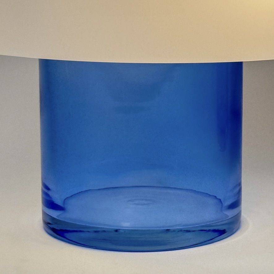 Paar blauwe en witte LT226 tafellampen van Carlo Nason voor AV Mazzega photo Verlichting