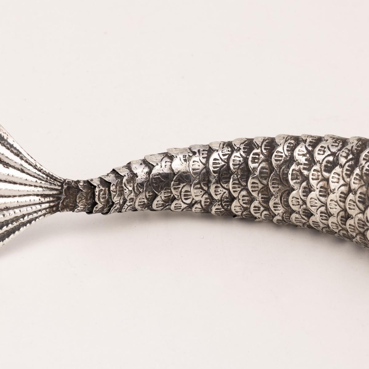 photo buy Vintage 20th Century Mexican Novelty Articulated Fish In Alpaca Silver C.1950