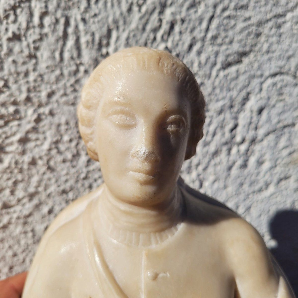 Buste van een heer in marmer, 17e/18e eeuw photo vinterior