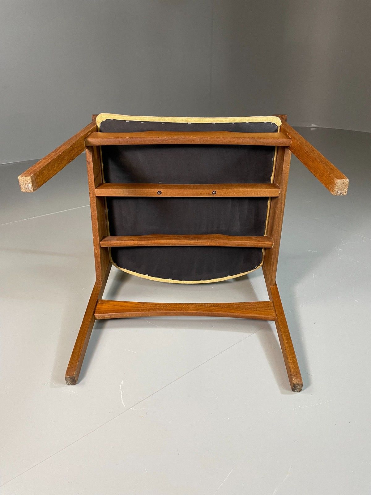 photo vintage Vintage Mid Century Desk Elbow Chair Danish Teak Retro 1960s Eb06348