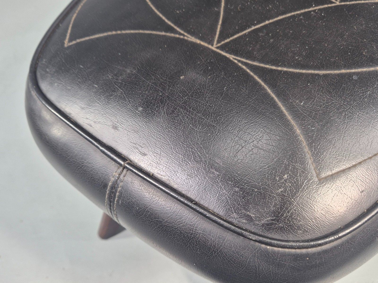 photo vinterior Vintage Danish Mid Century Footstool Black Vinyl Teak Legs 1960s Retro Eb12048