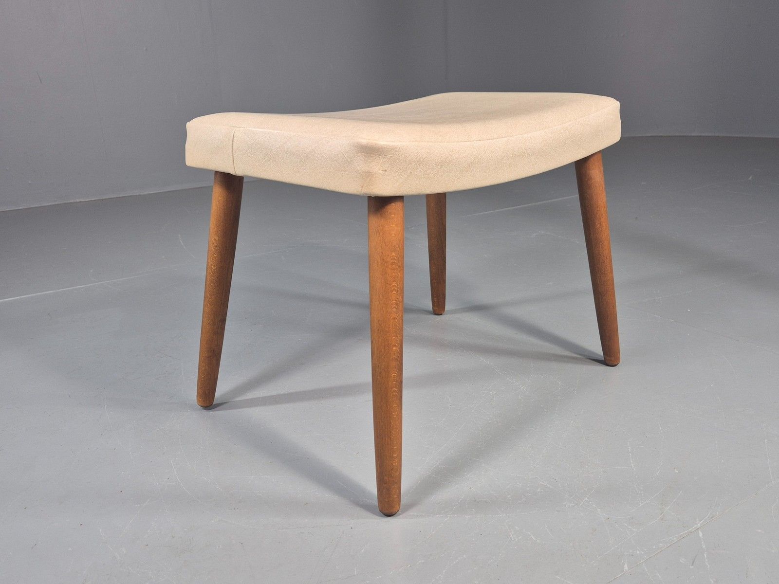 Vintage Mid Century Footstool Danish Cream Vinyl Beech Legs 1960s Retro 12052 photo vinterior