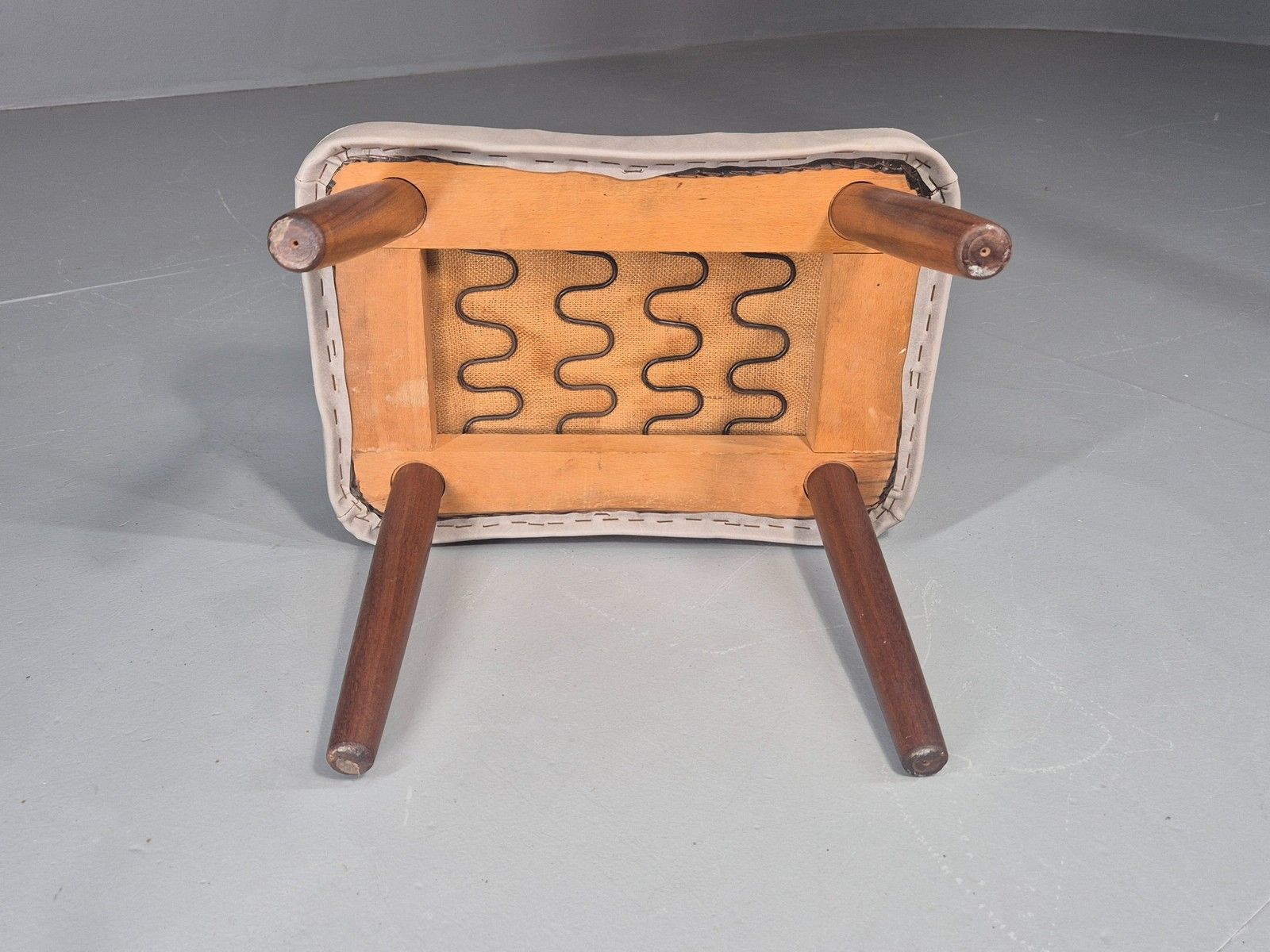 photo furniture Vintage Mid Century Footstool Danish Cream Vinyl Teak Legs 1960s Retro Eb12055