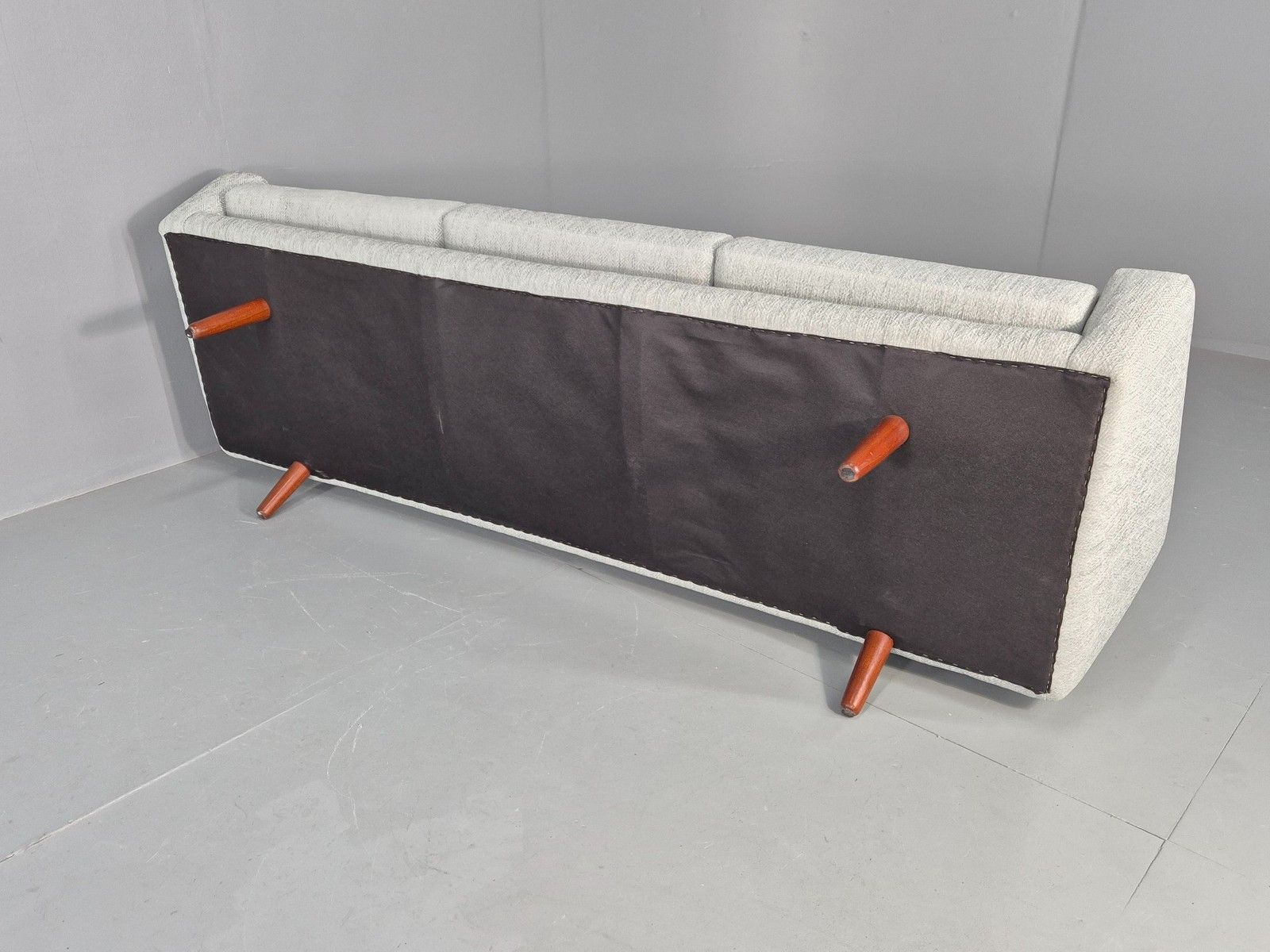 photo furniture Vintage Mid Century 3 Seat Sofa New Upholstery Teak Legs 1960s Eb12169